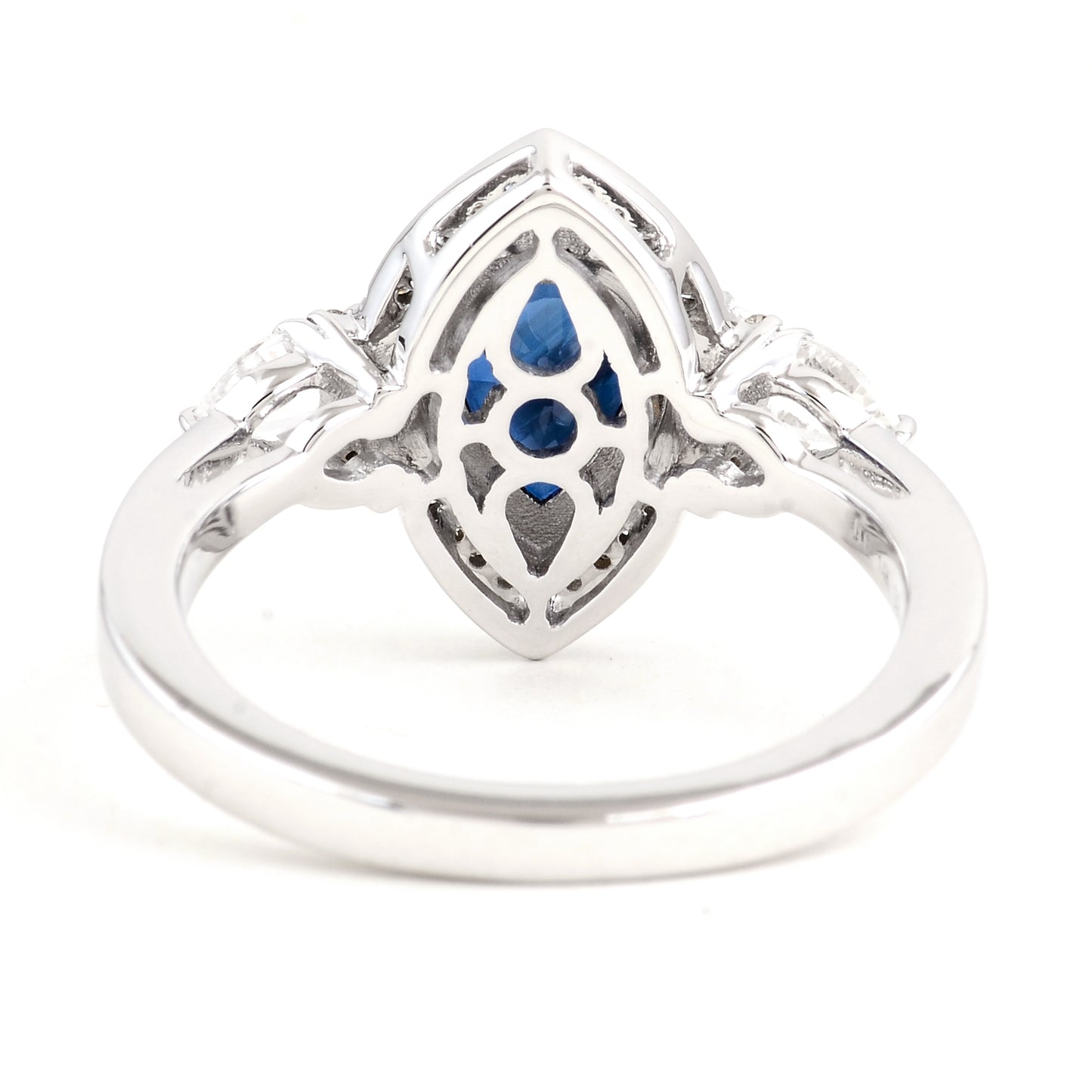 2.70 Carats Sapphire 14K Gold Ring