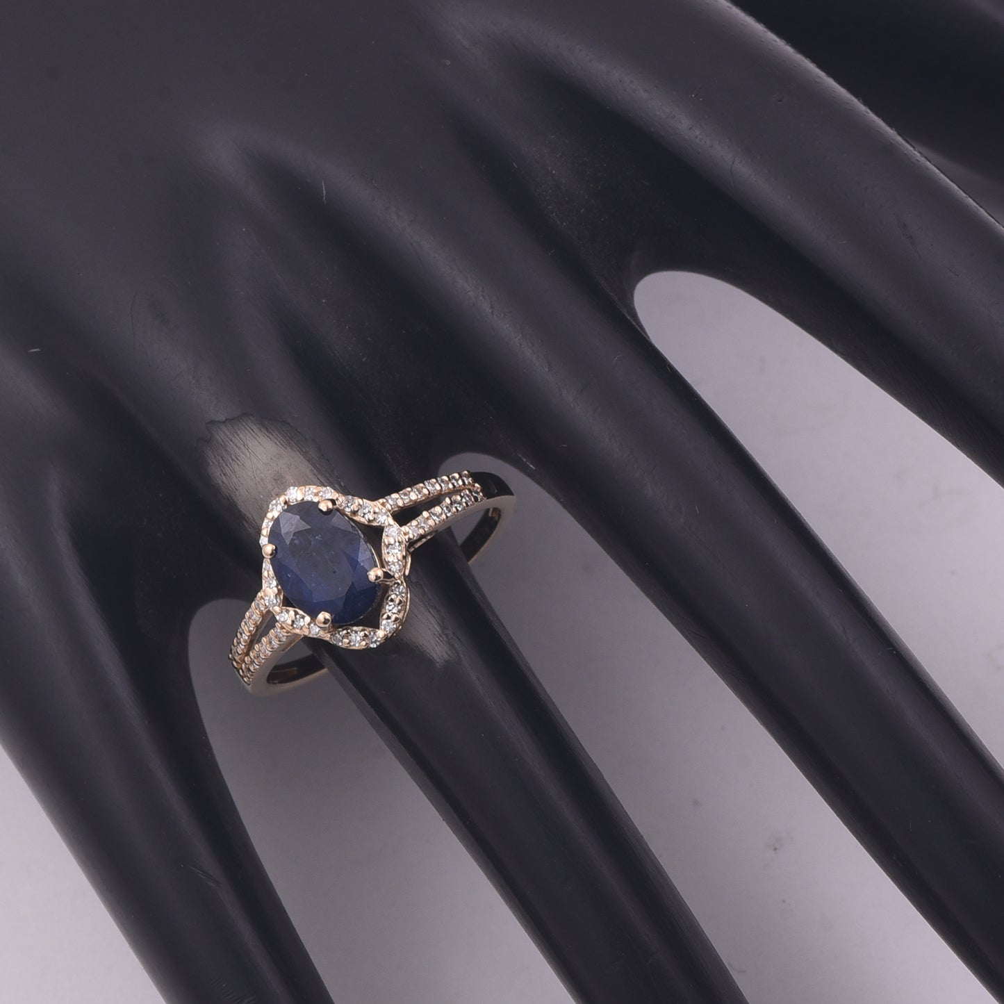 1.61 Ct Oval Mixed Cut Natural Sapphire 14K Gold Ring