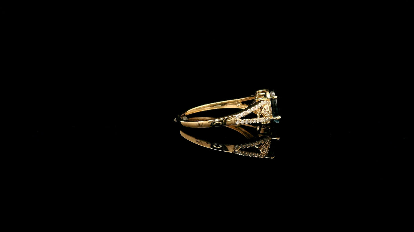 2.04 Ct Oval Natural Sapphire 14K Gold Ring