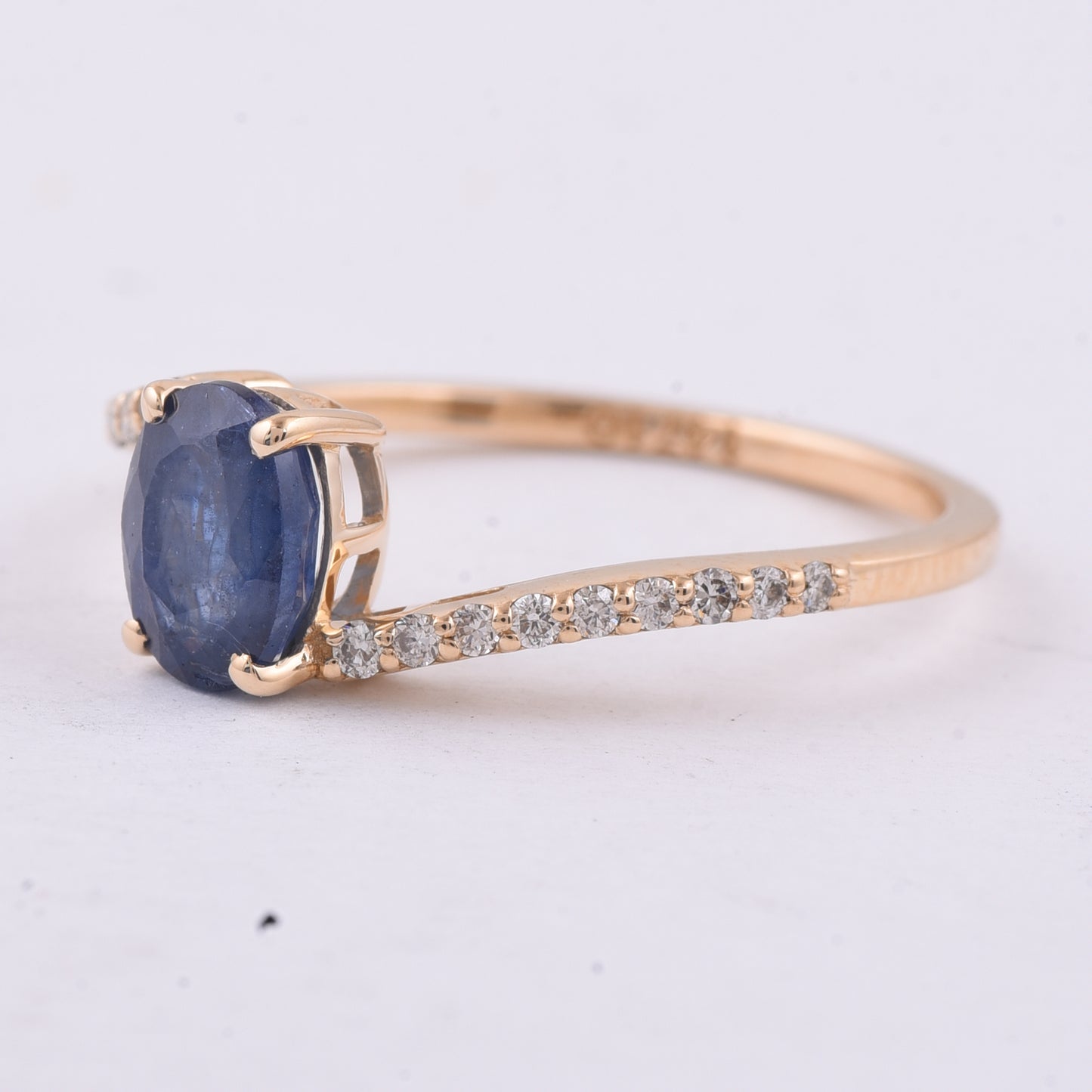 1.43 Ct Oval Natural Sapphire 14K Gold Ring