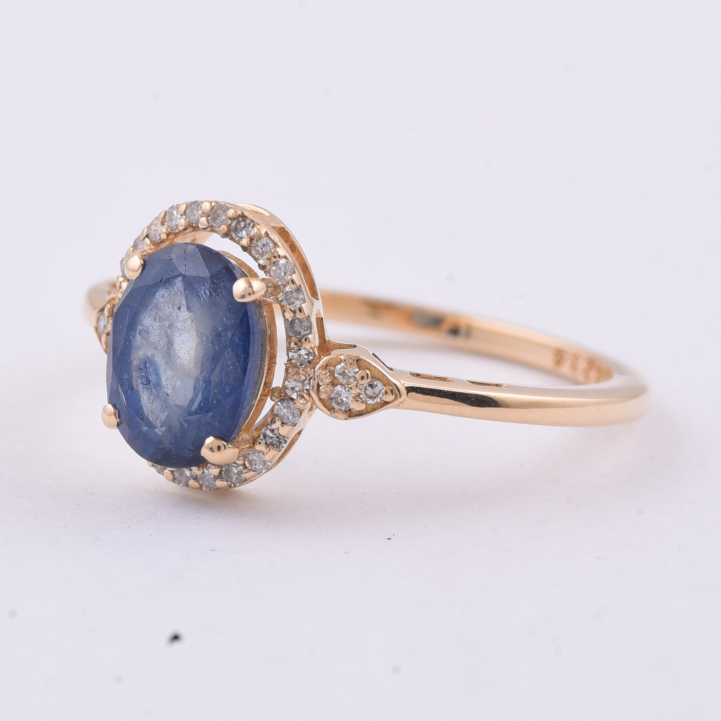 1.88 Ct Oval Natural Sapphire 14K Gold Ring