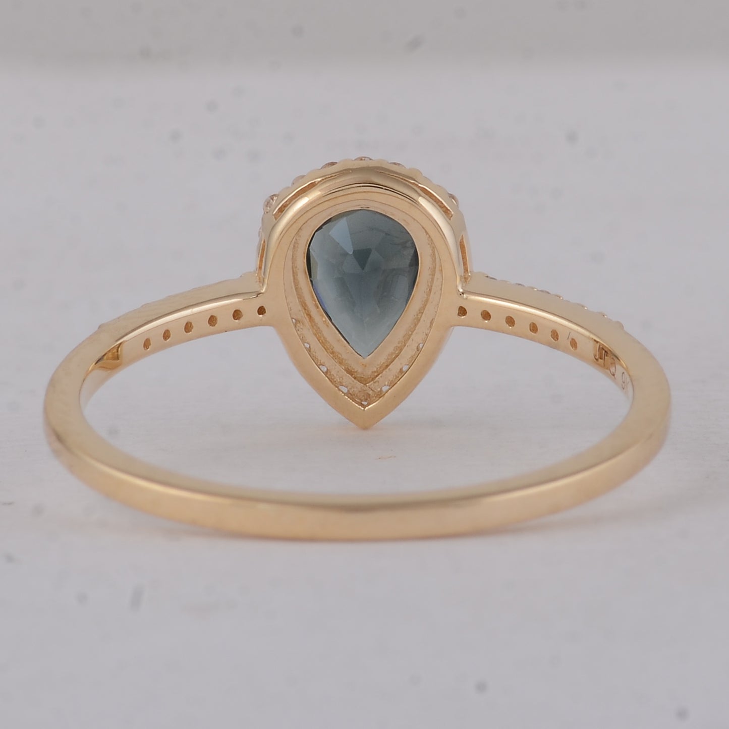 0.68 Ct Pear Sapphire 9K Gold Ring