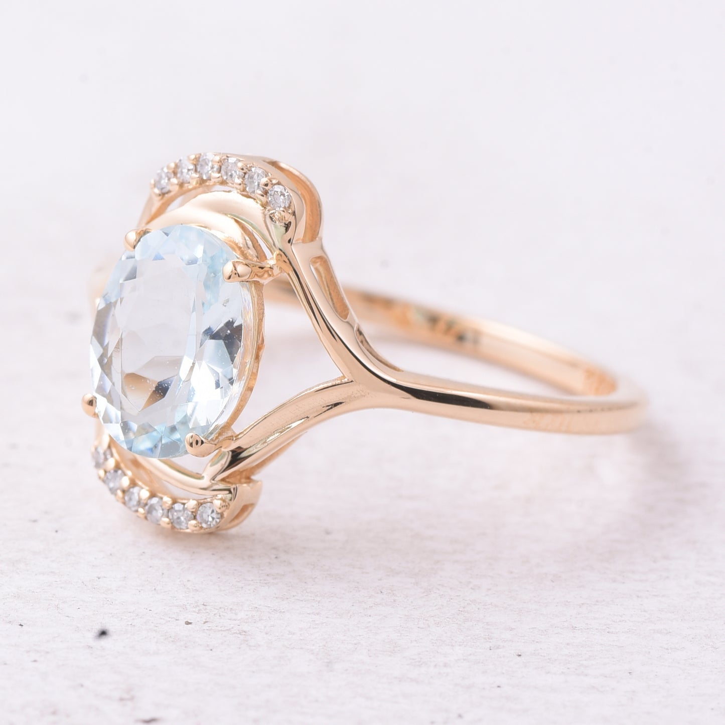 1.19 Ct Oval Mixed Cut Natural Aquamarine 14K Gold Ring