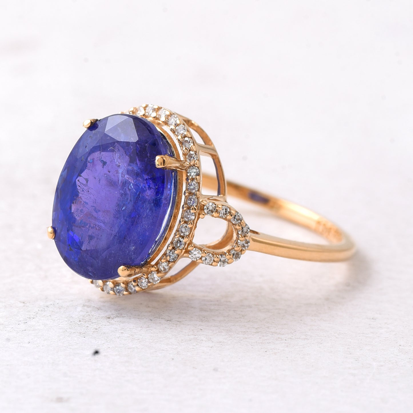 5.92 Ct Oval Mixed Cut Natural Tanzanite 14K Gold Ring