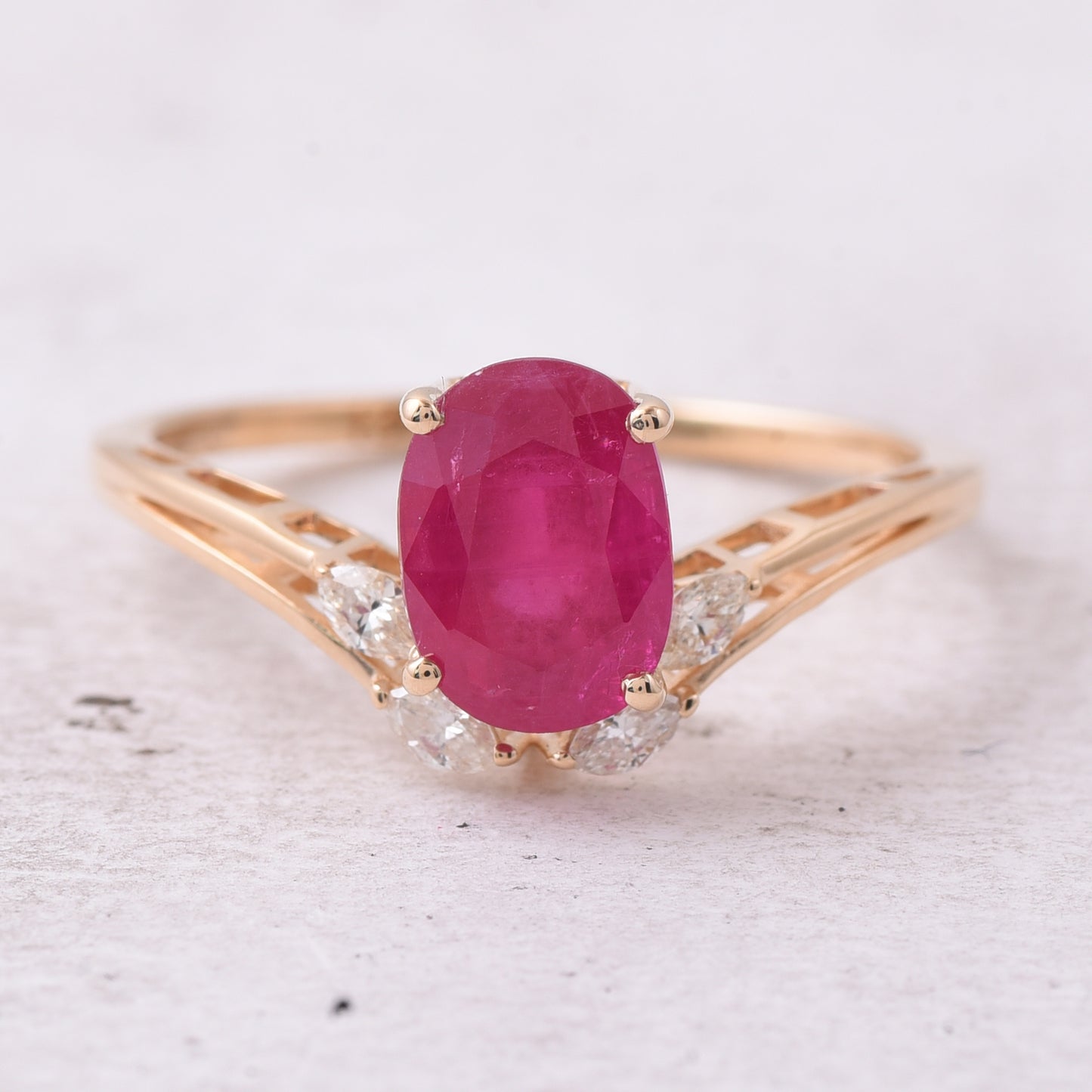 2.16 Ct Oval Natural Ruby 14K Gold Ring