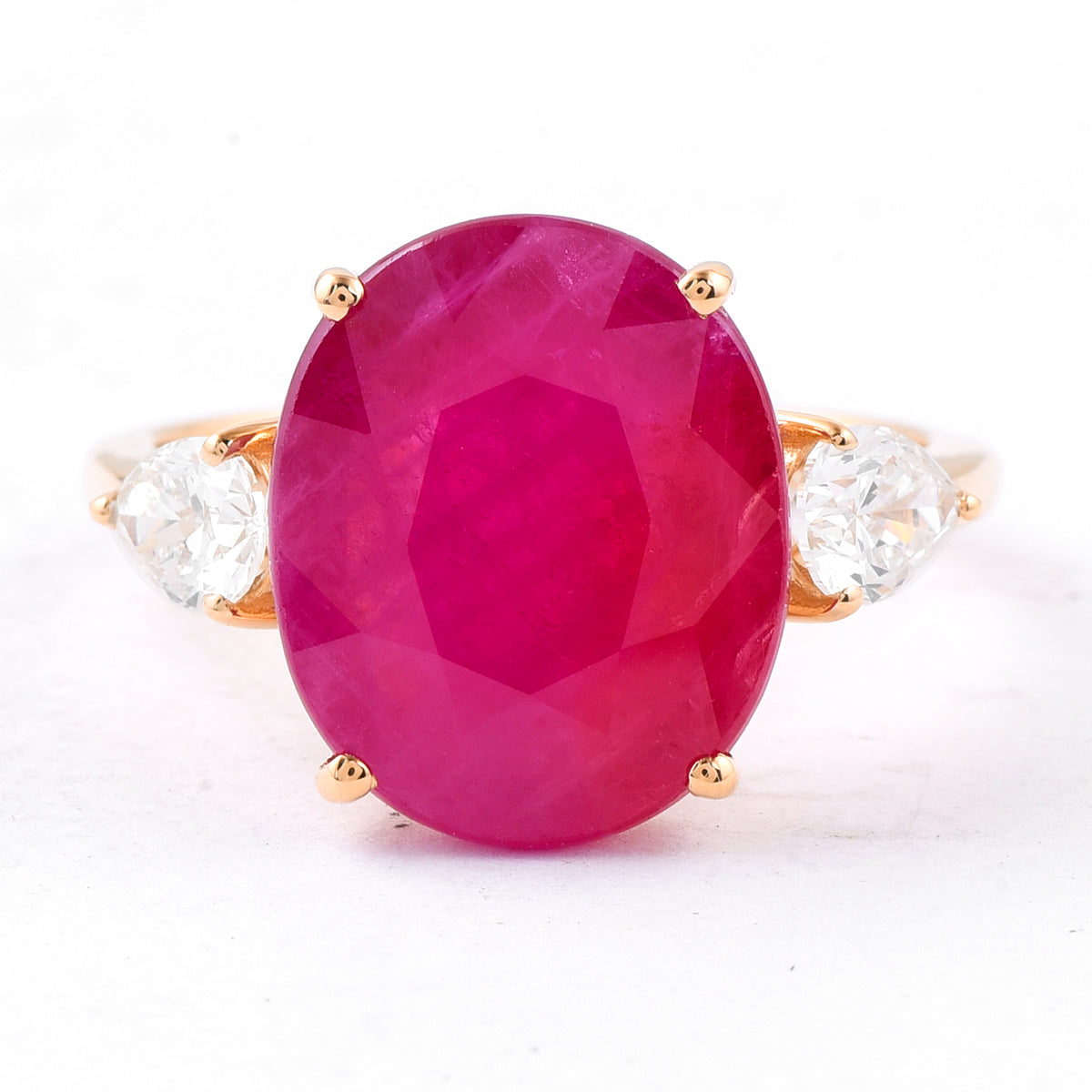 8.14 Ct Oval Ruby 18K Gold Ring