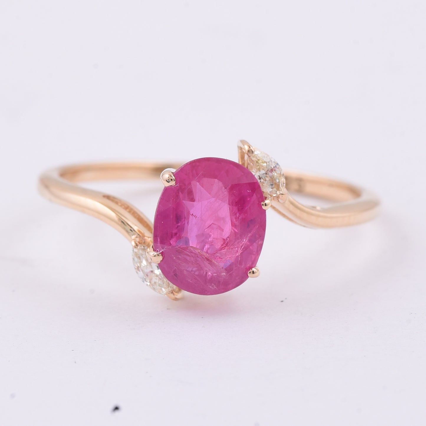 1.93 Ct Oval Natural Ruby 14K Gold Ring