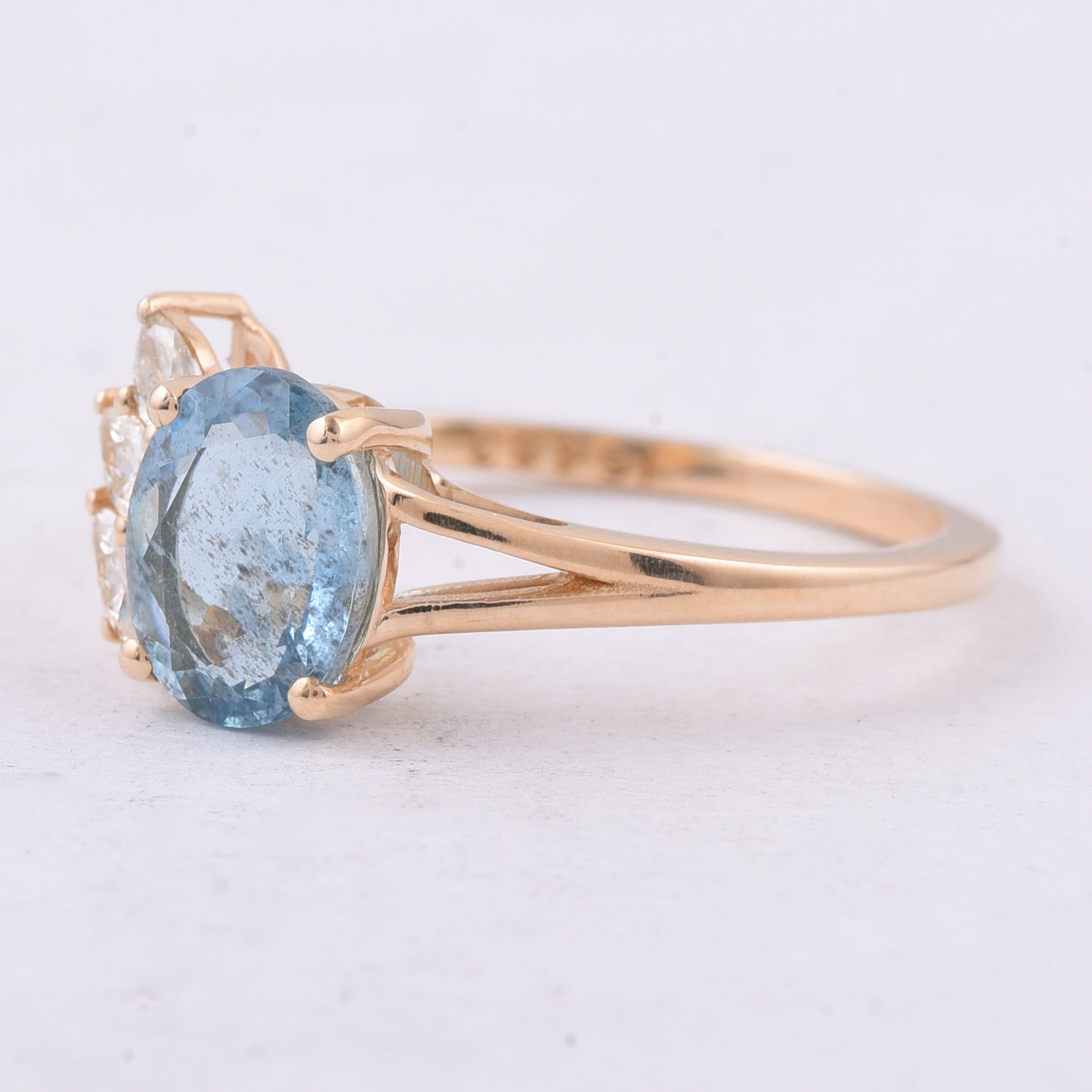 1.34 Ct Oval Natural Aquamarine 14K Gold Ring