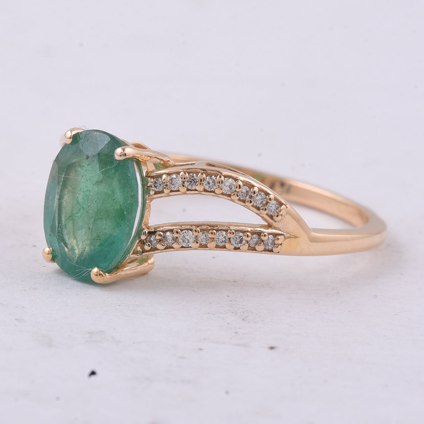 1.73 Ct Oval Natural Emerald 14K Gold Ring