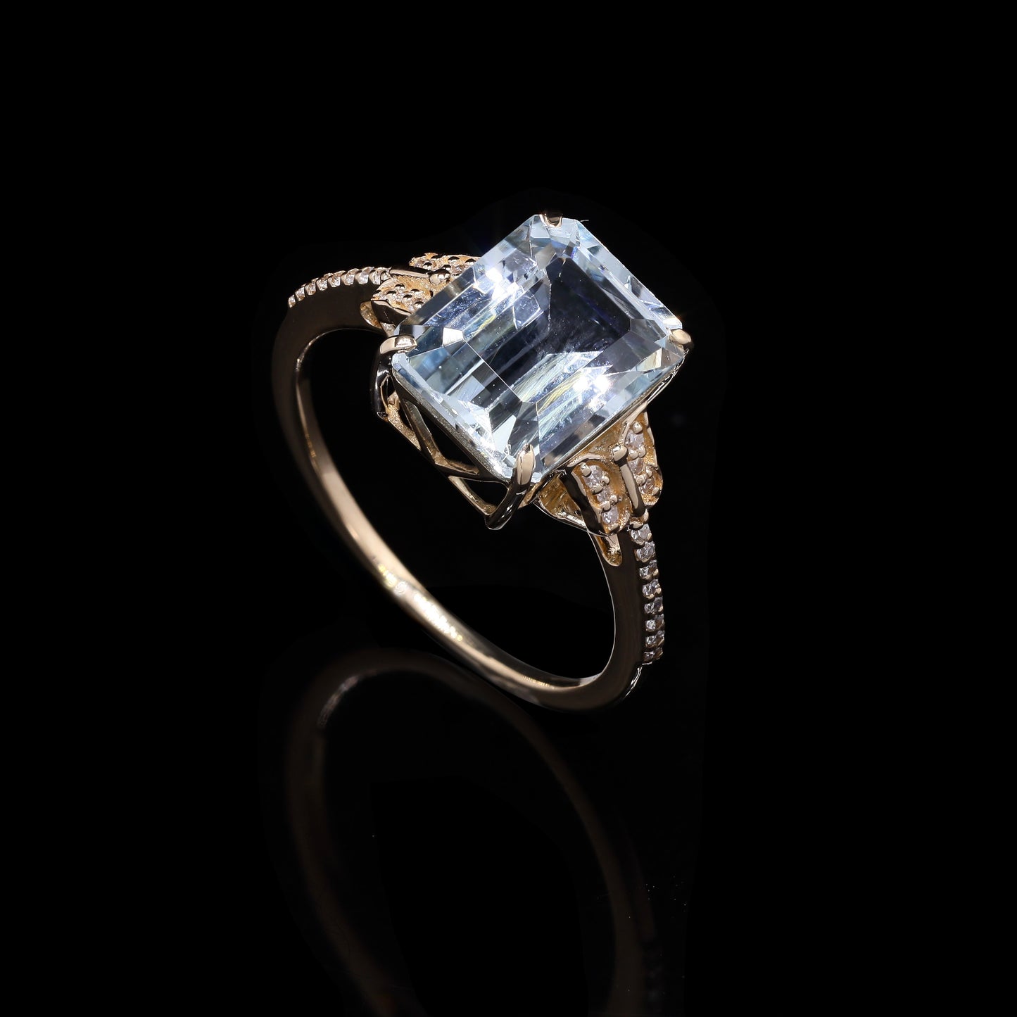 3.43 Ct Emerald Cut Natural Beryl Aquamarine 14K Gold Ring