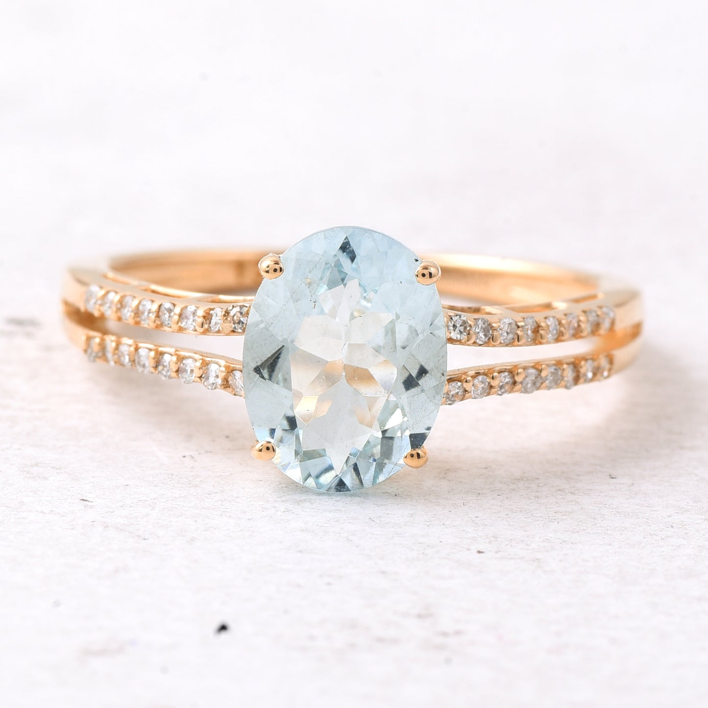 1.70 Ct Oval Mixed Cut Natural Aquamarine 14K Gold Ring