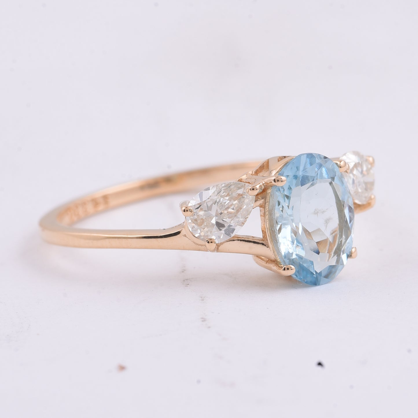 1.27 Ct Oval Natural Aquamarine 14K Gold Ring