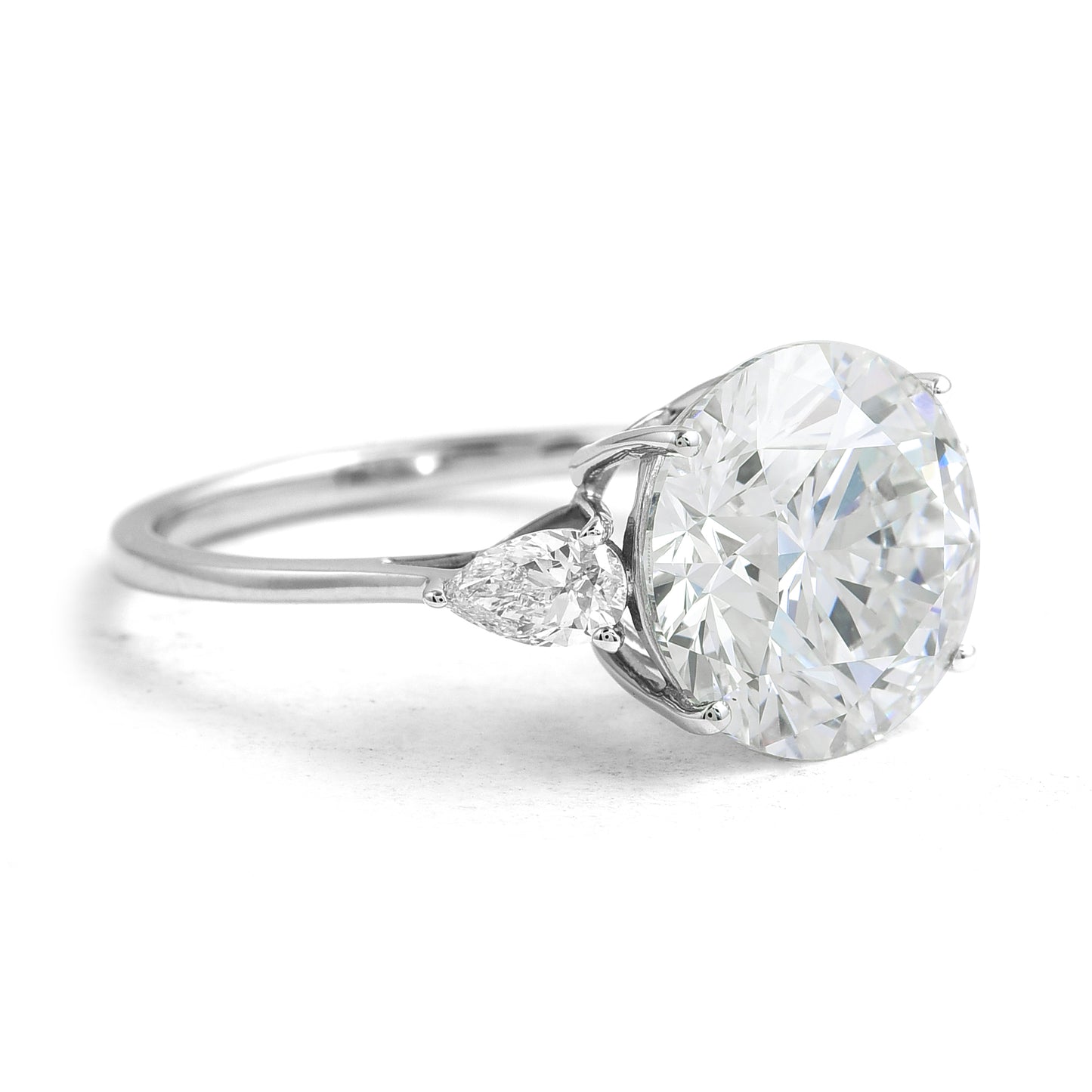 5.24 Ct Round Brilliant Lab Grown Diamond 14K Gold Ring