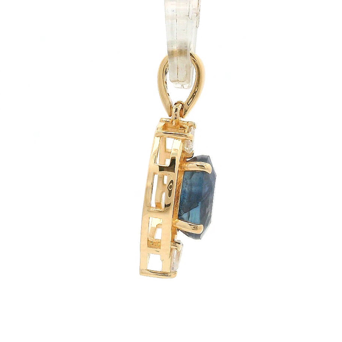 1.45 Ct Oval Sapphire 14K Gold Pendant