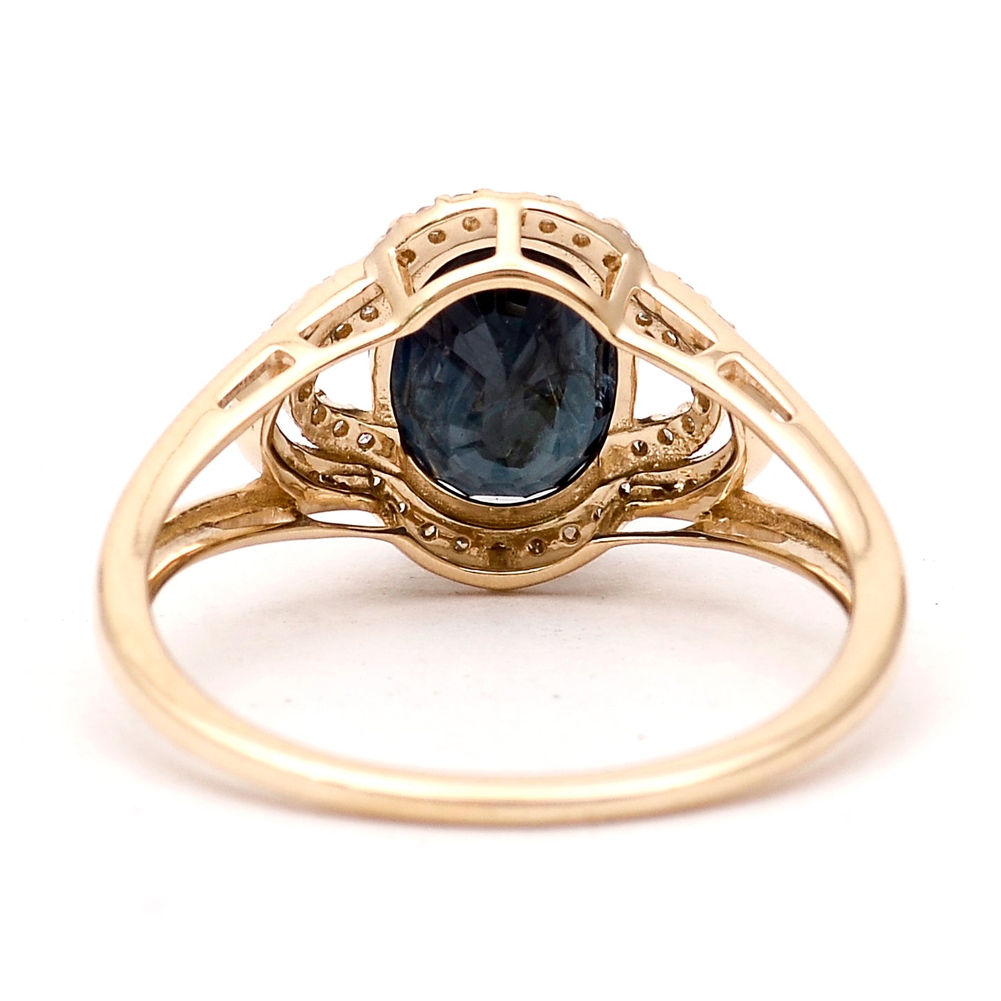 2.66 Ct Oval Natural Sapphire 14K Gold Ring