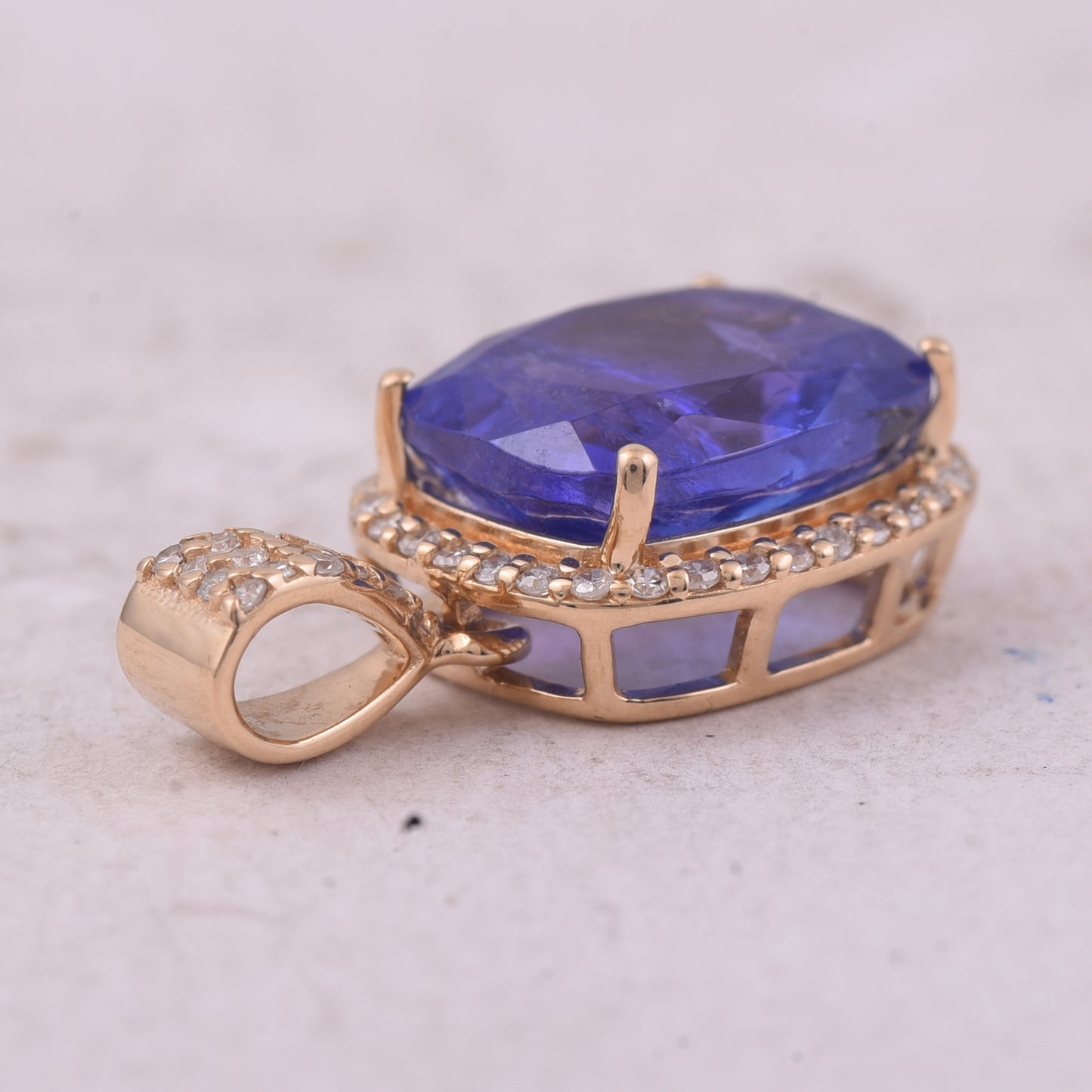 3.81 Ct Cushion Mixed Cut Natural Tanzanite 14K Gold Pendant