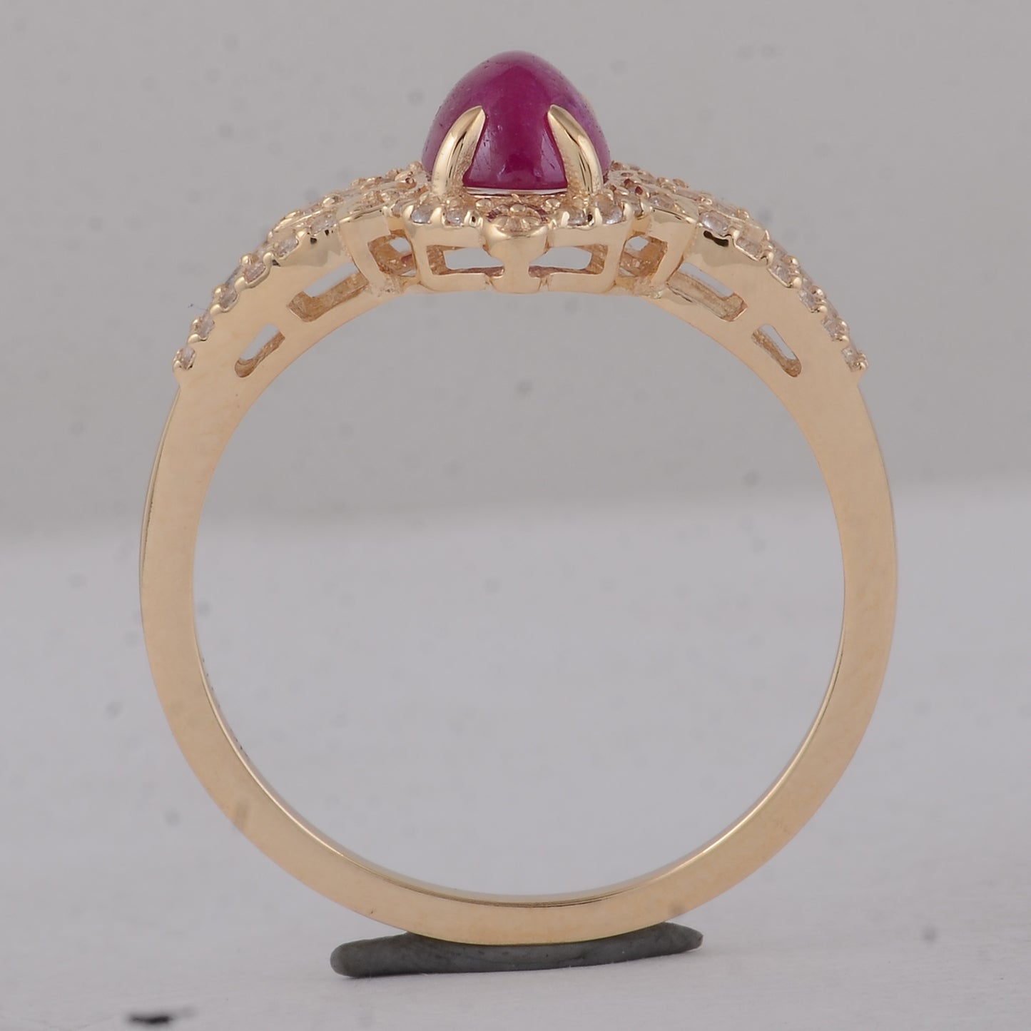 1.37 Ct Oval Ruby 9K Gold Ring