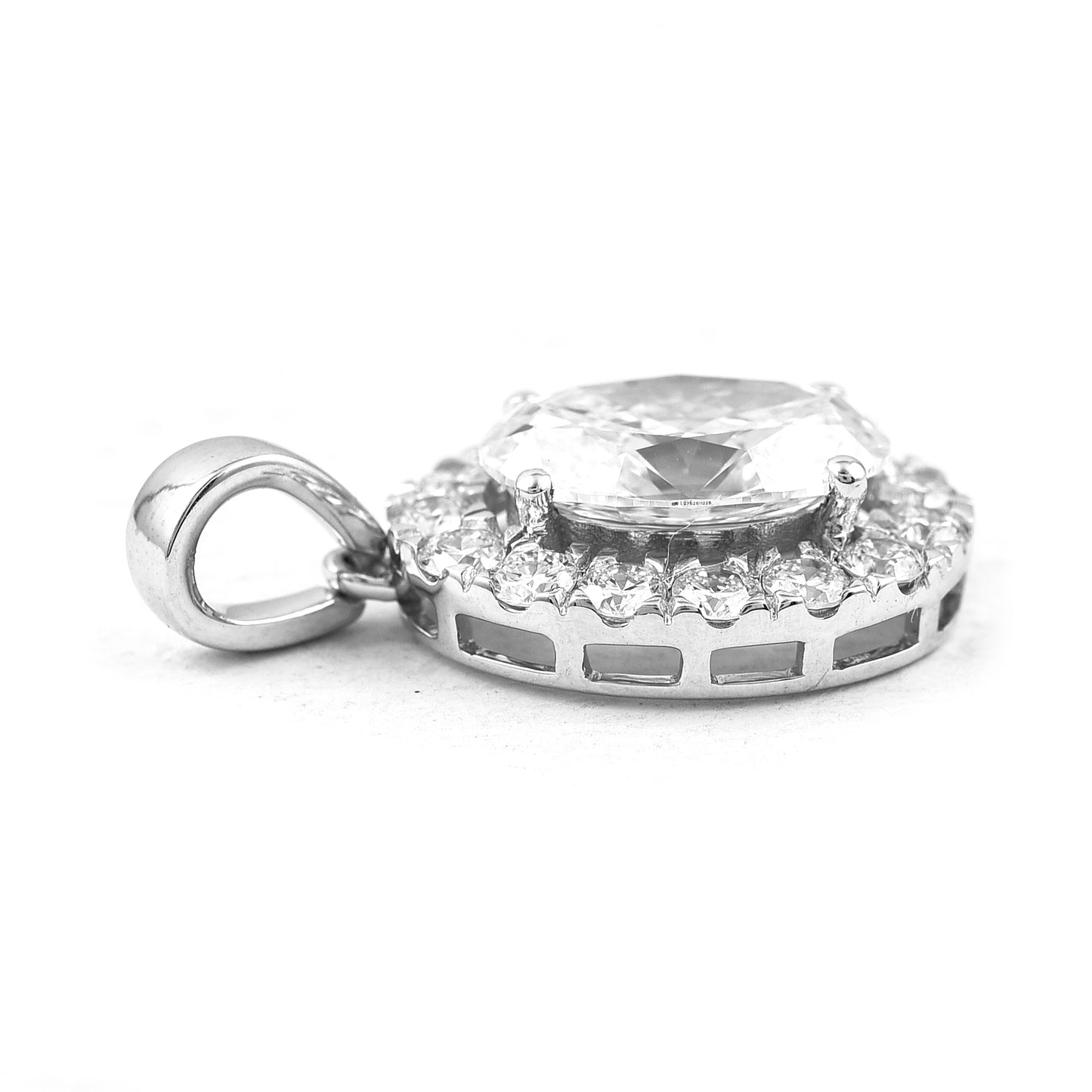 2.55 Carats Lab Grown Diamond 14K Gold Pendant