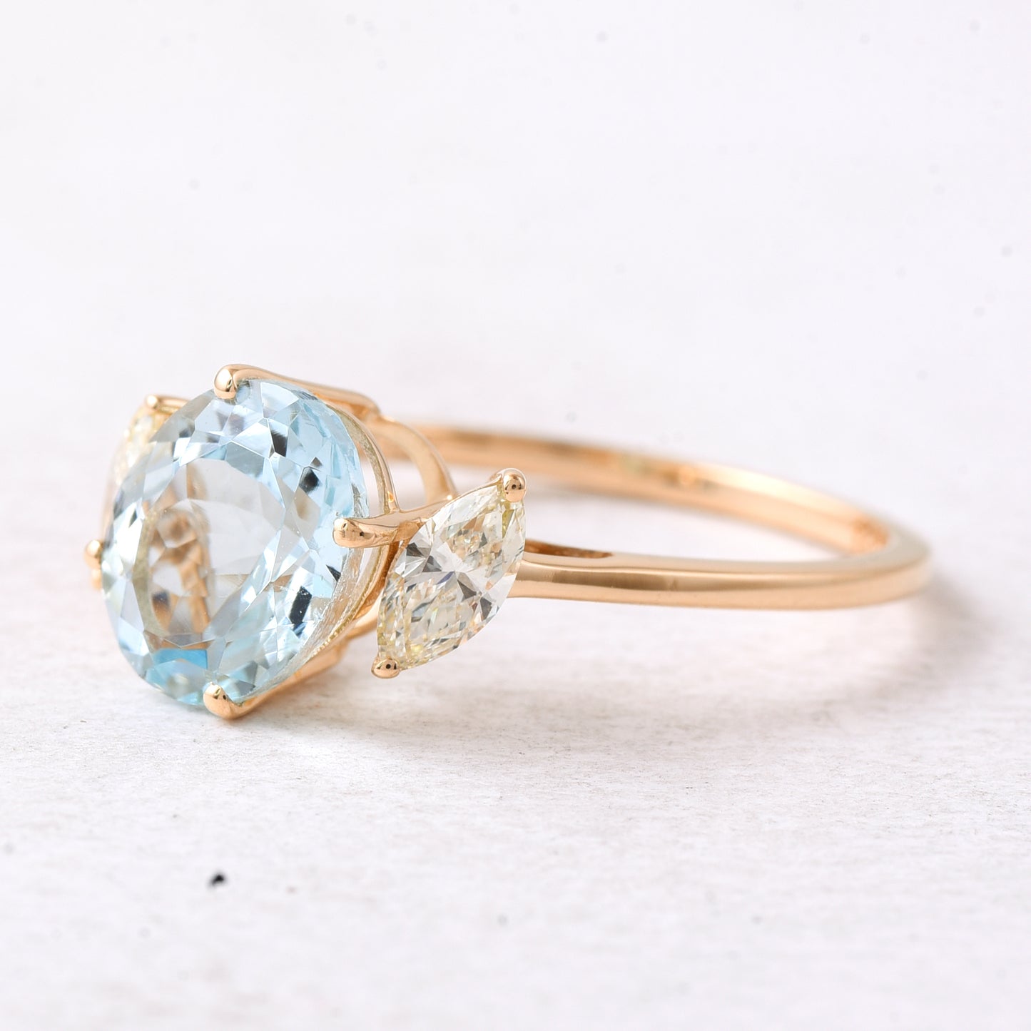 2.17 Ct Oval Aquamarine 14K Gold Ring