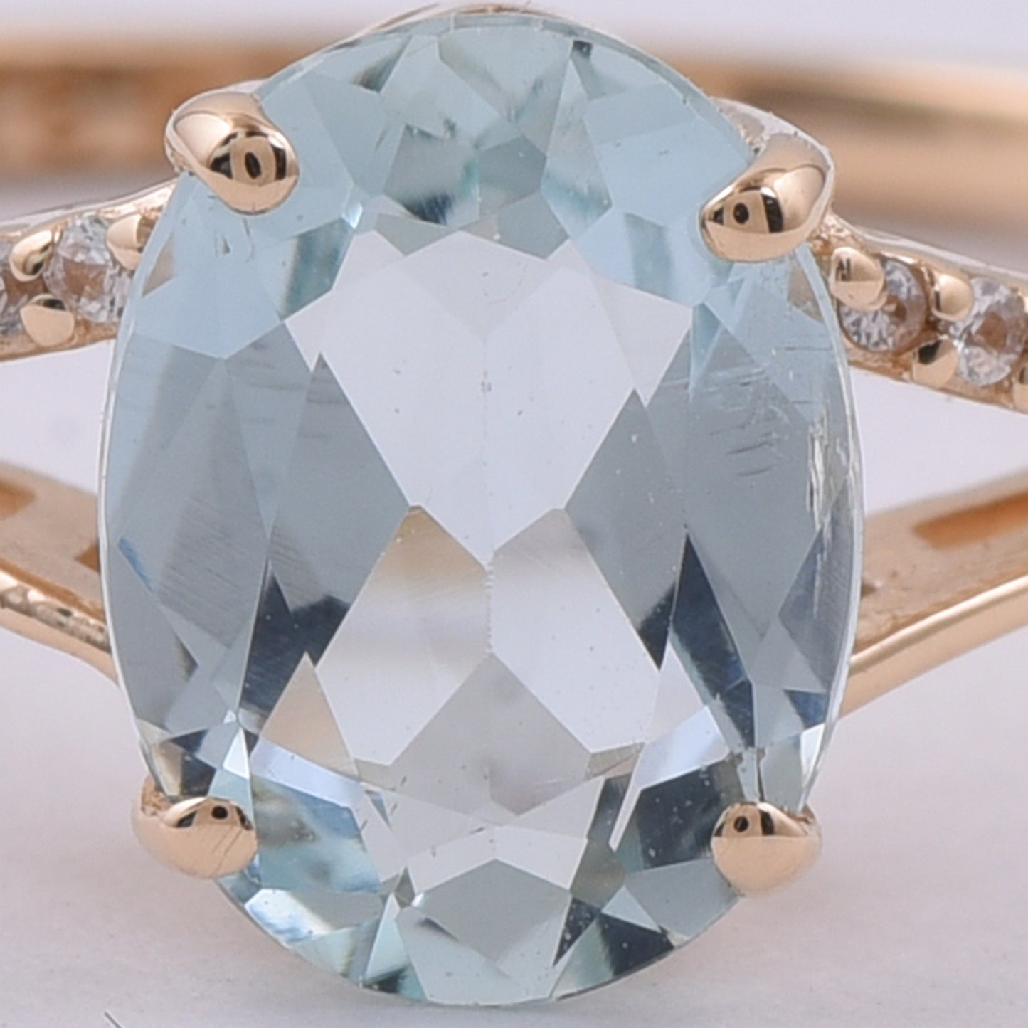 1.05 Ct Oval Natural Aquamarine 14K Gold Ring