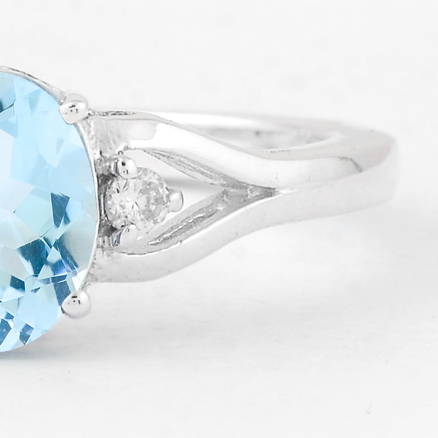 1.58 Ct Oval London Blue Topaz, Cubic Zirconia, 925 Sterling Silver Ring