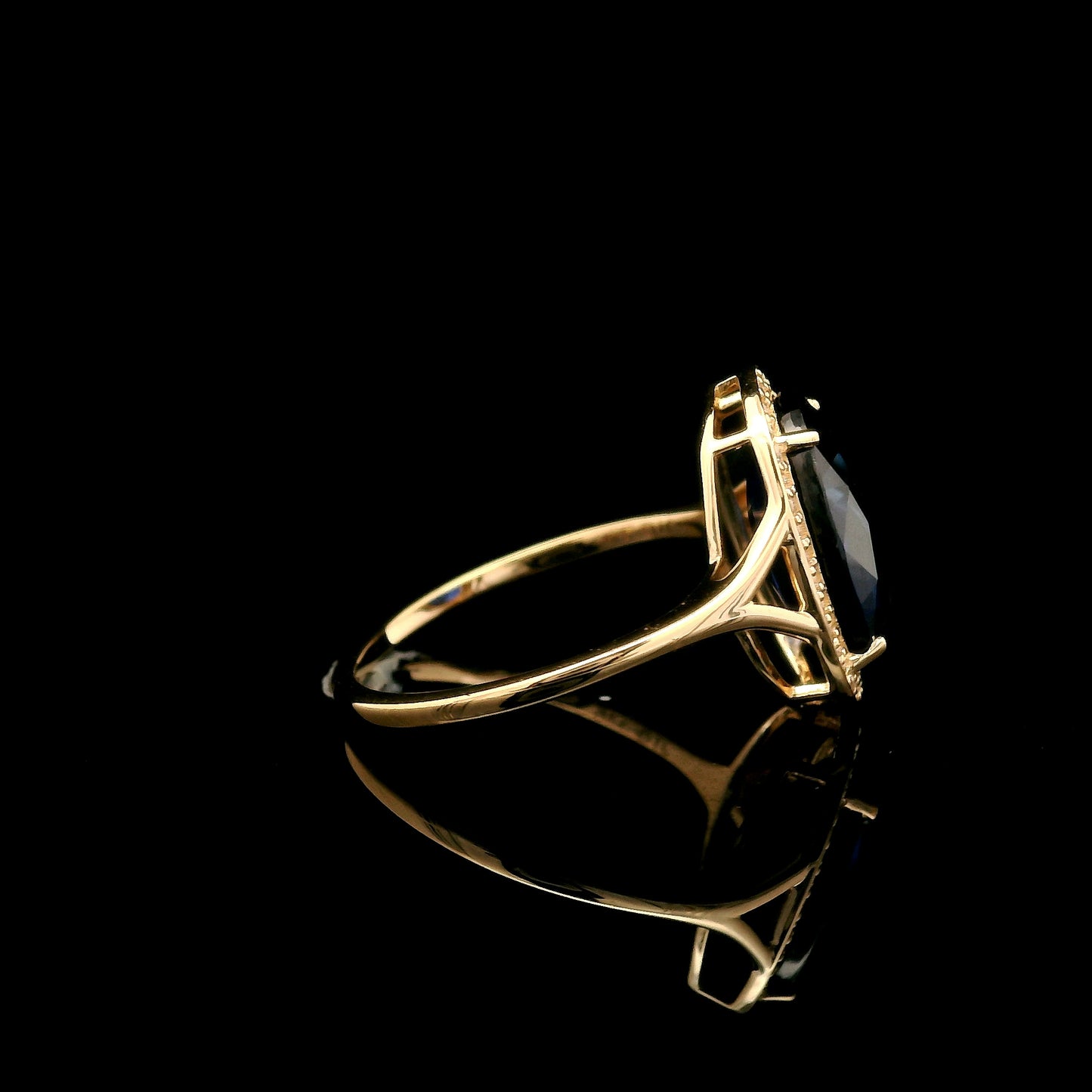 4.20 Ct Oval Mixed Cut Lab Grown Sapphire 14K Gold Ring
