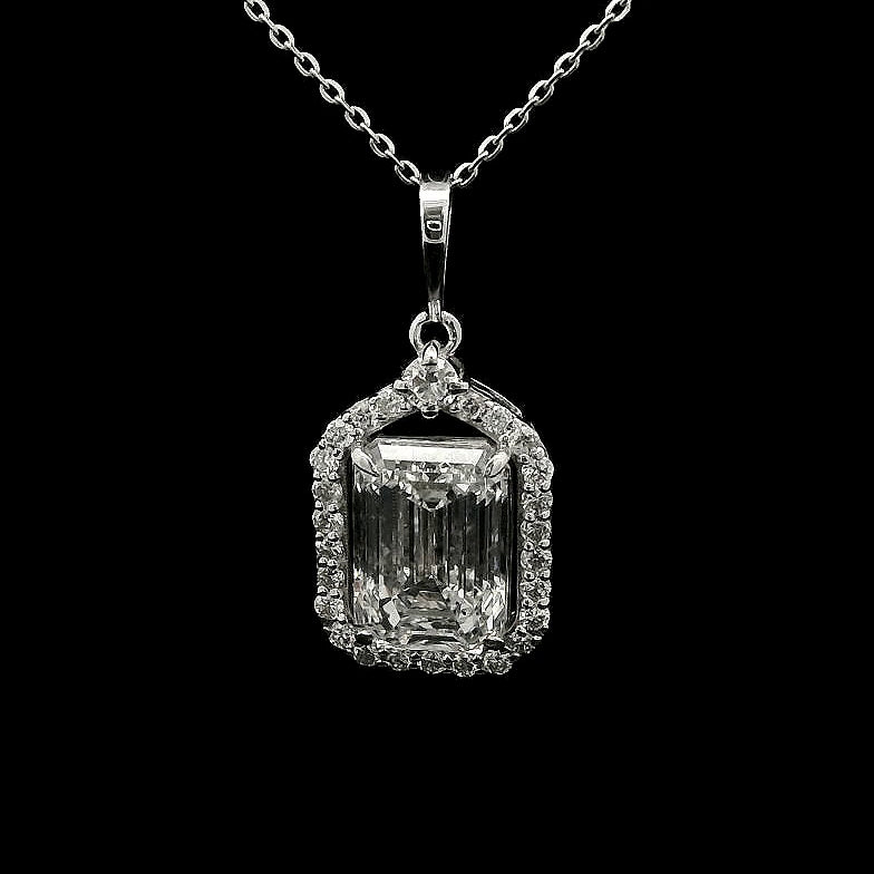 3.28 Carats Lab Grown Diamond 14K Gold Pendant