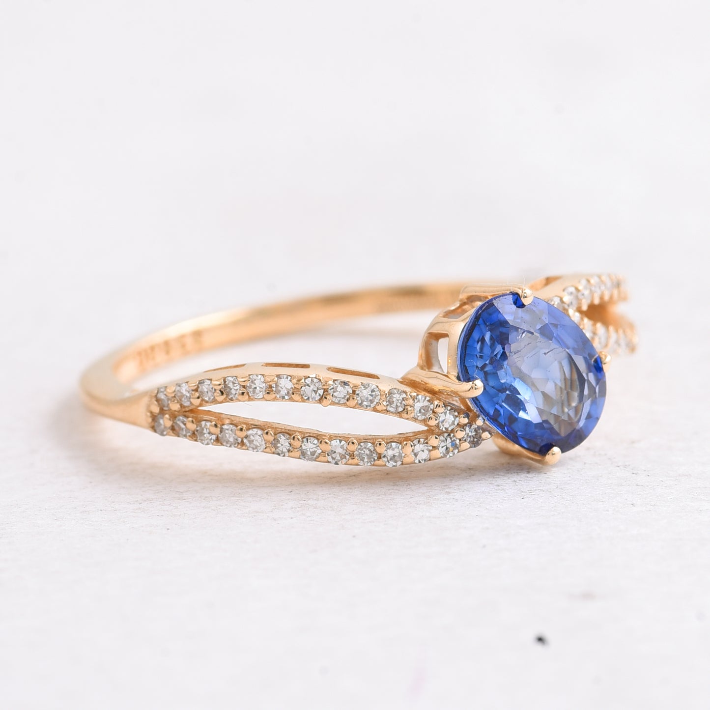 1.05 Ct Oval Mixed Cut Natural Sapphire 14K Gold Ring