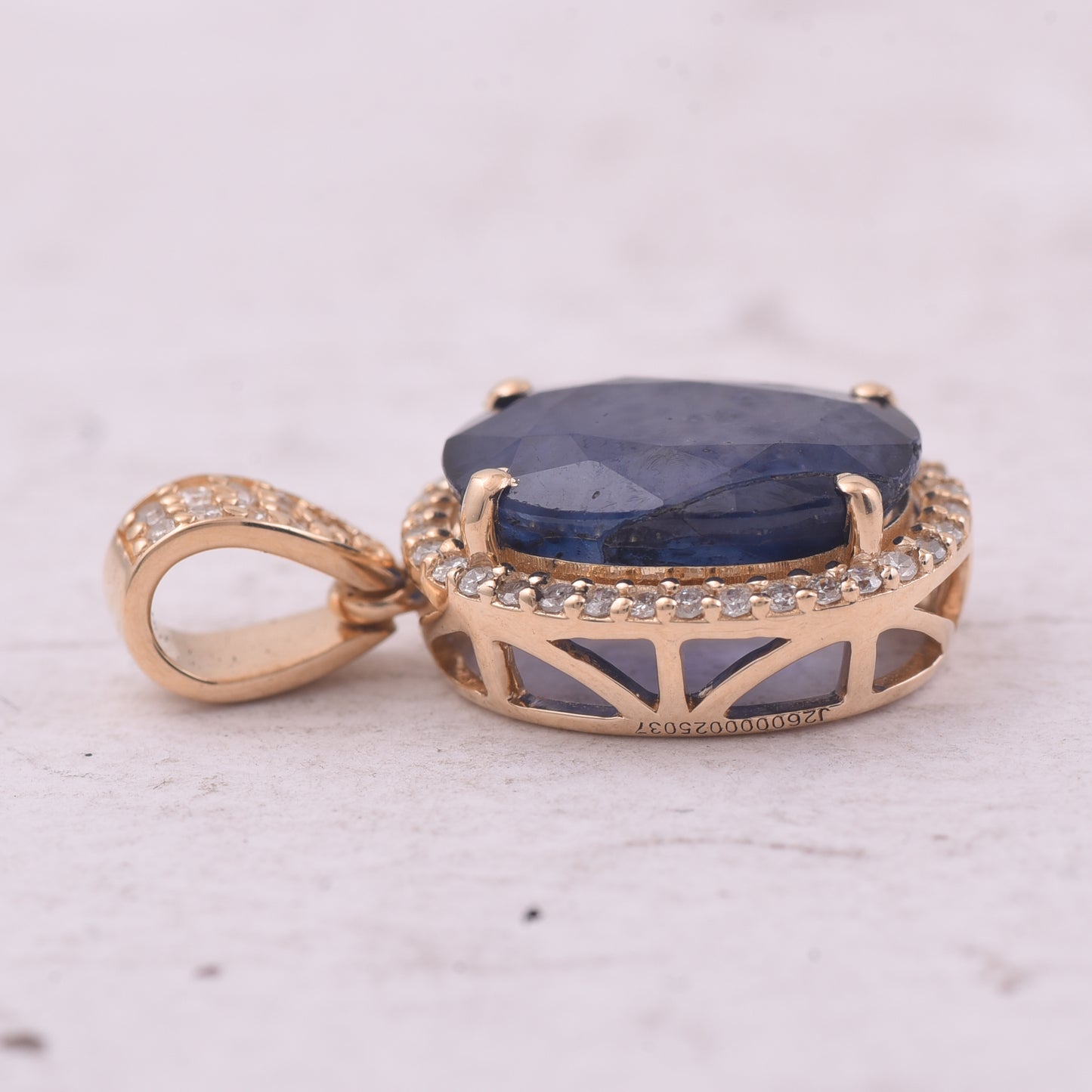 3.99 Ct Oval Mixed Cut Natural Sapphire 14K Gold Pendant