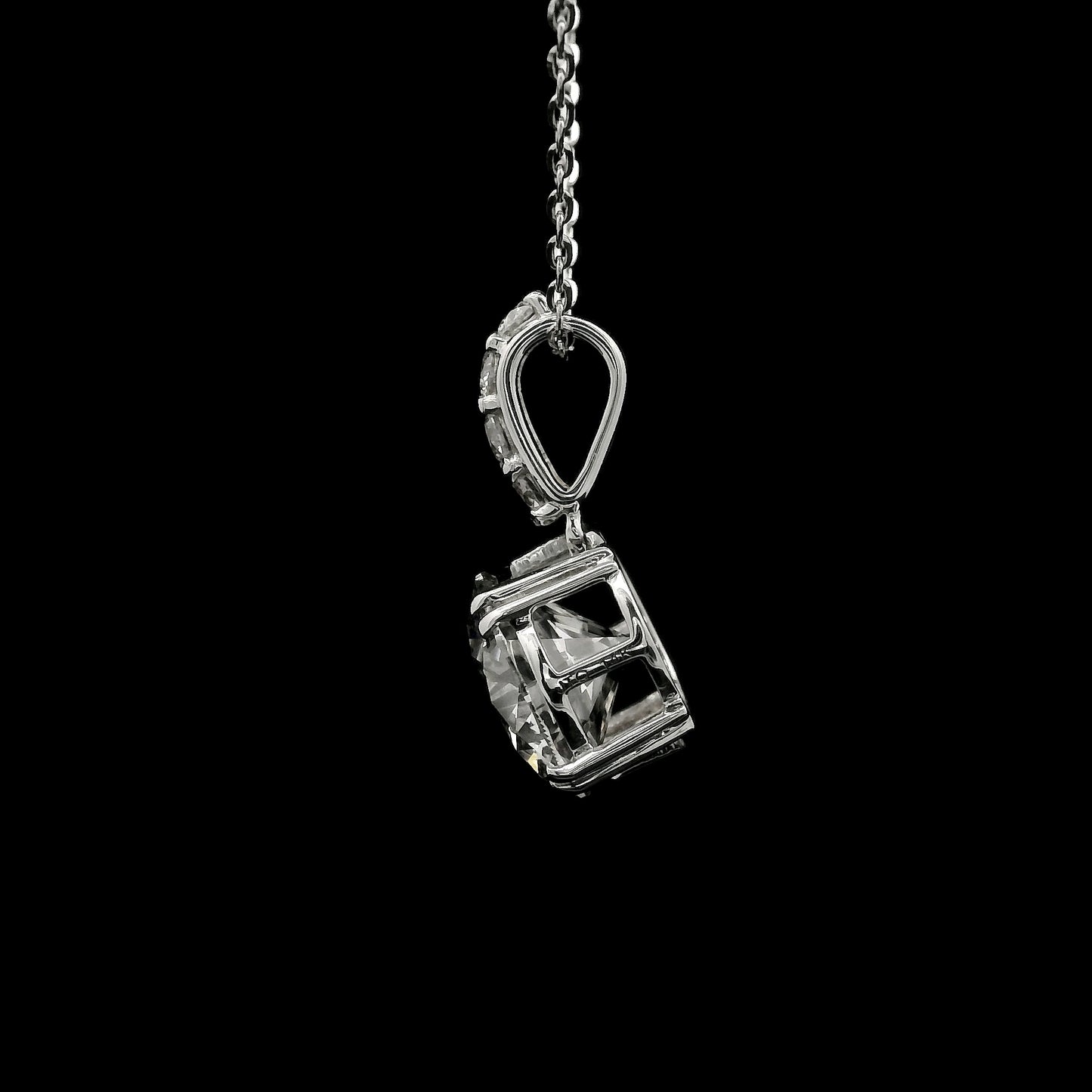2.24 Carats Lab Grown Diamond 14K Gold Pendant