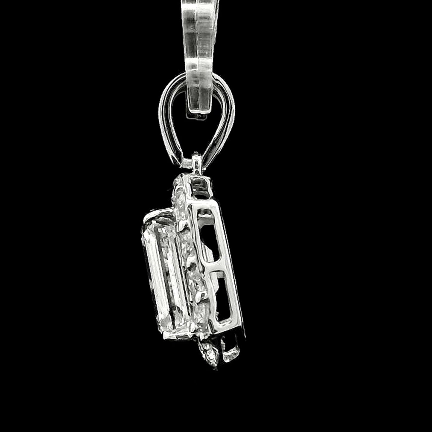 2.84 Carats Lab Grown Diamond 14K Gold Pendant