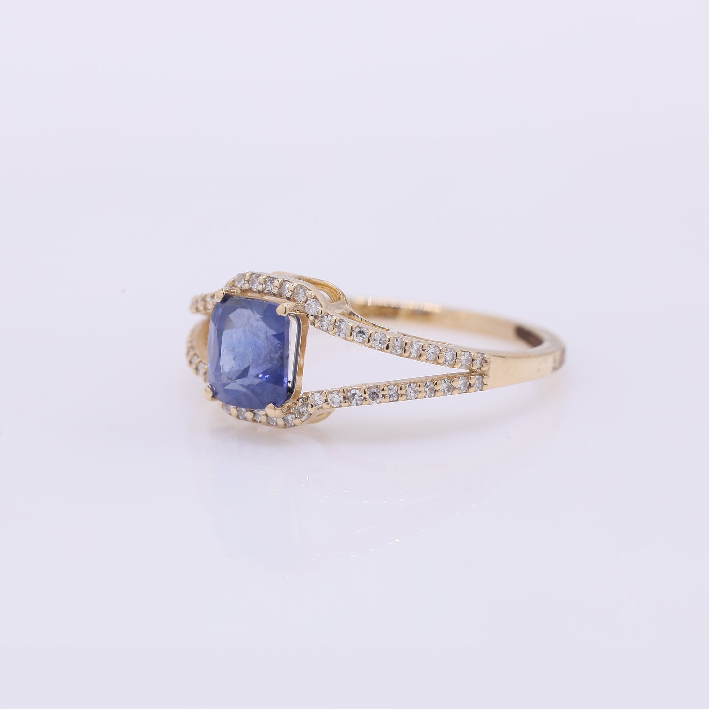 1.61 Ct Cushion Mixed Cut Natural Sapphire 14K Gold Ring