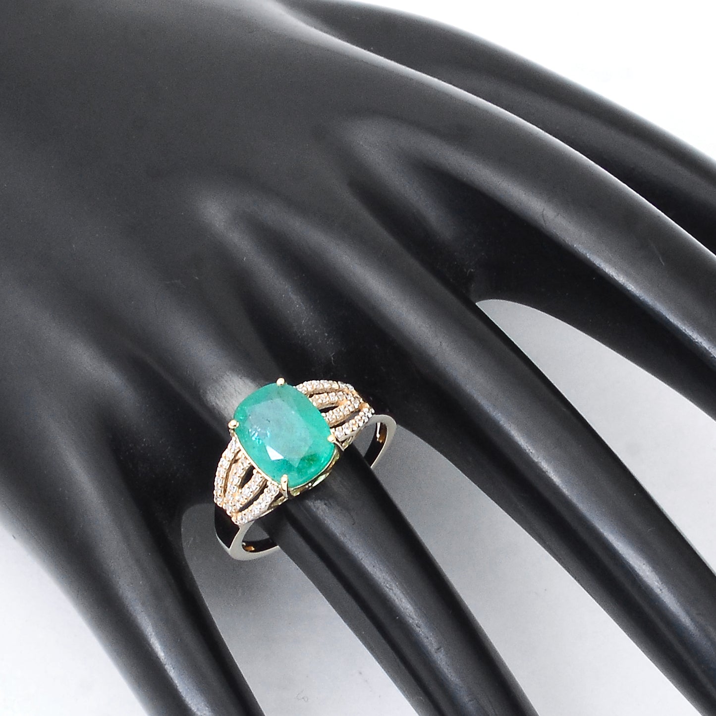 2.62 Ct Cushion Mixed Cut Natural Emerald 14K Gold Ring