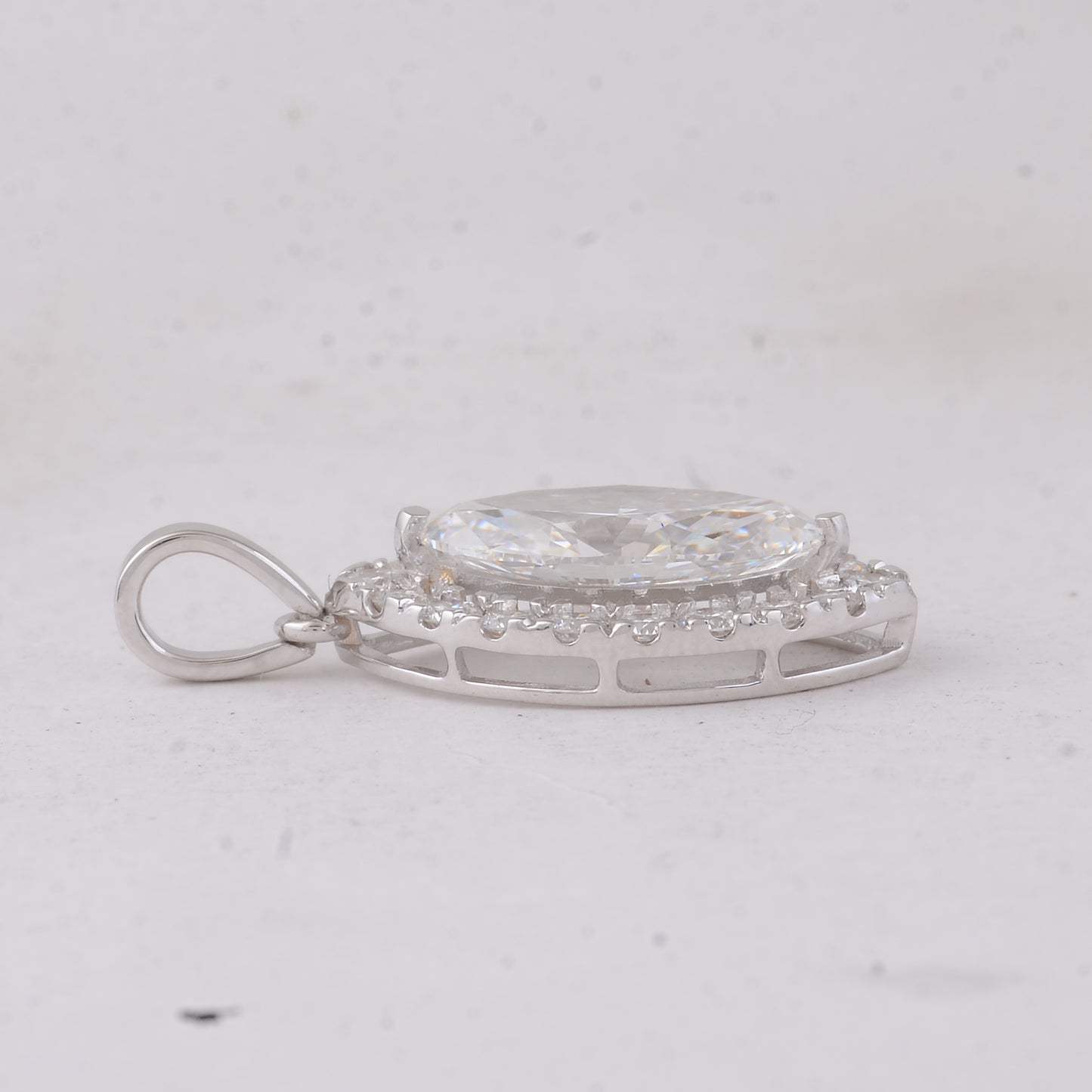 2.51 Carats Lab Grown Diamond 14K Gold Pendant