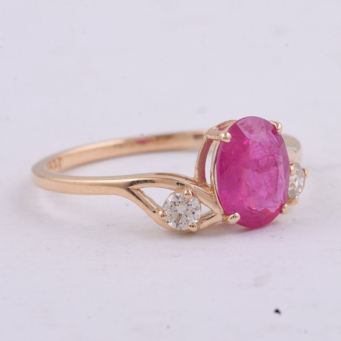 1.57 Ct Oval Natural Ruby 14K Gold Ring