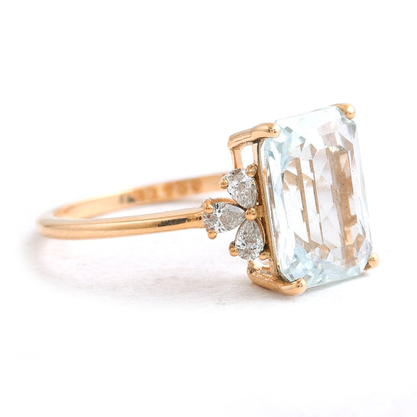 3.30 Ct Octagon Aquamarine 14K Gold Ring