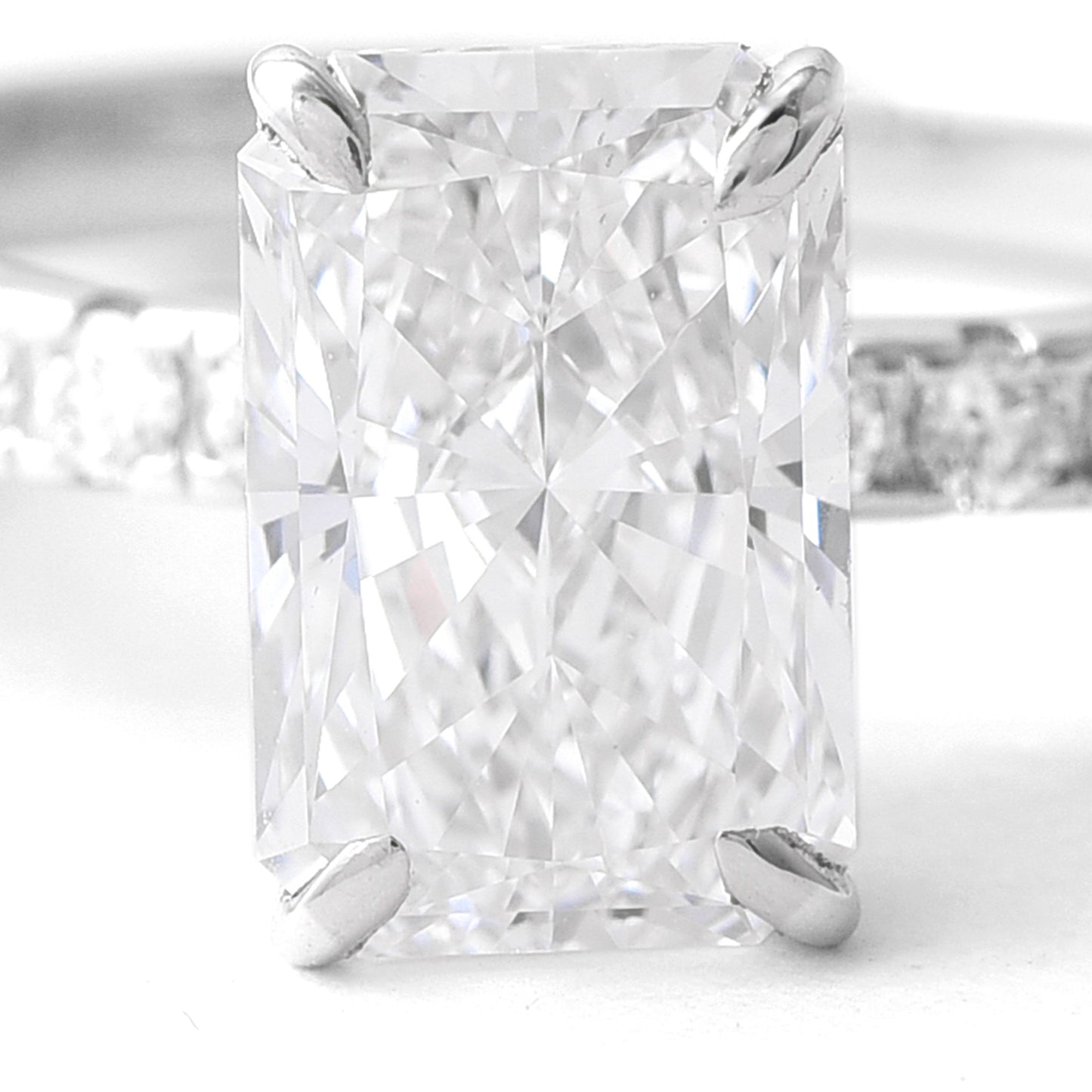 2.84 Carats Lab Grown Diamond 14K Gold Ring