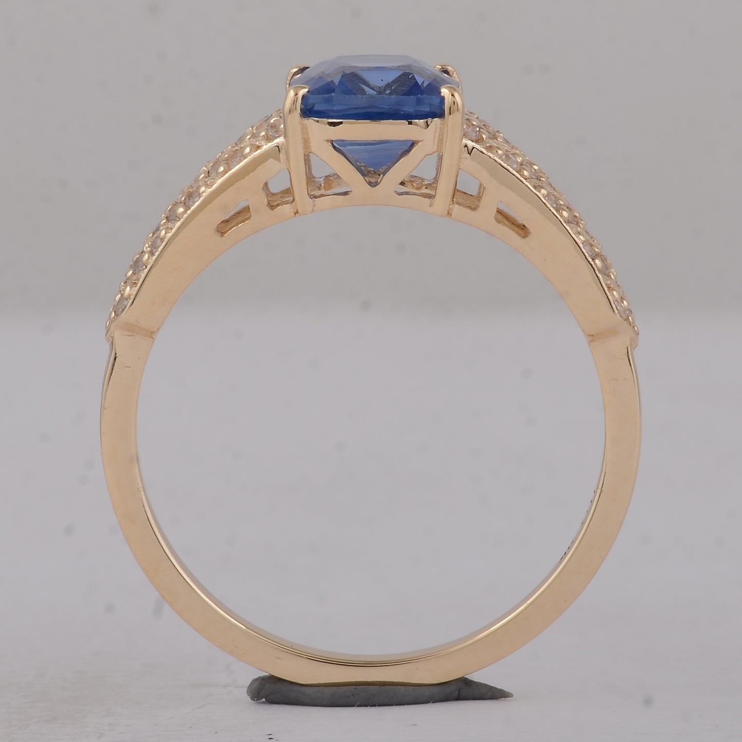 1.78 Ct Cushion Sapphire 9K Gold Ring