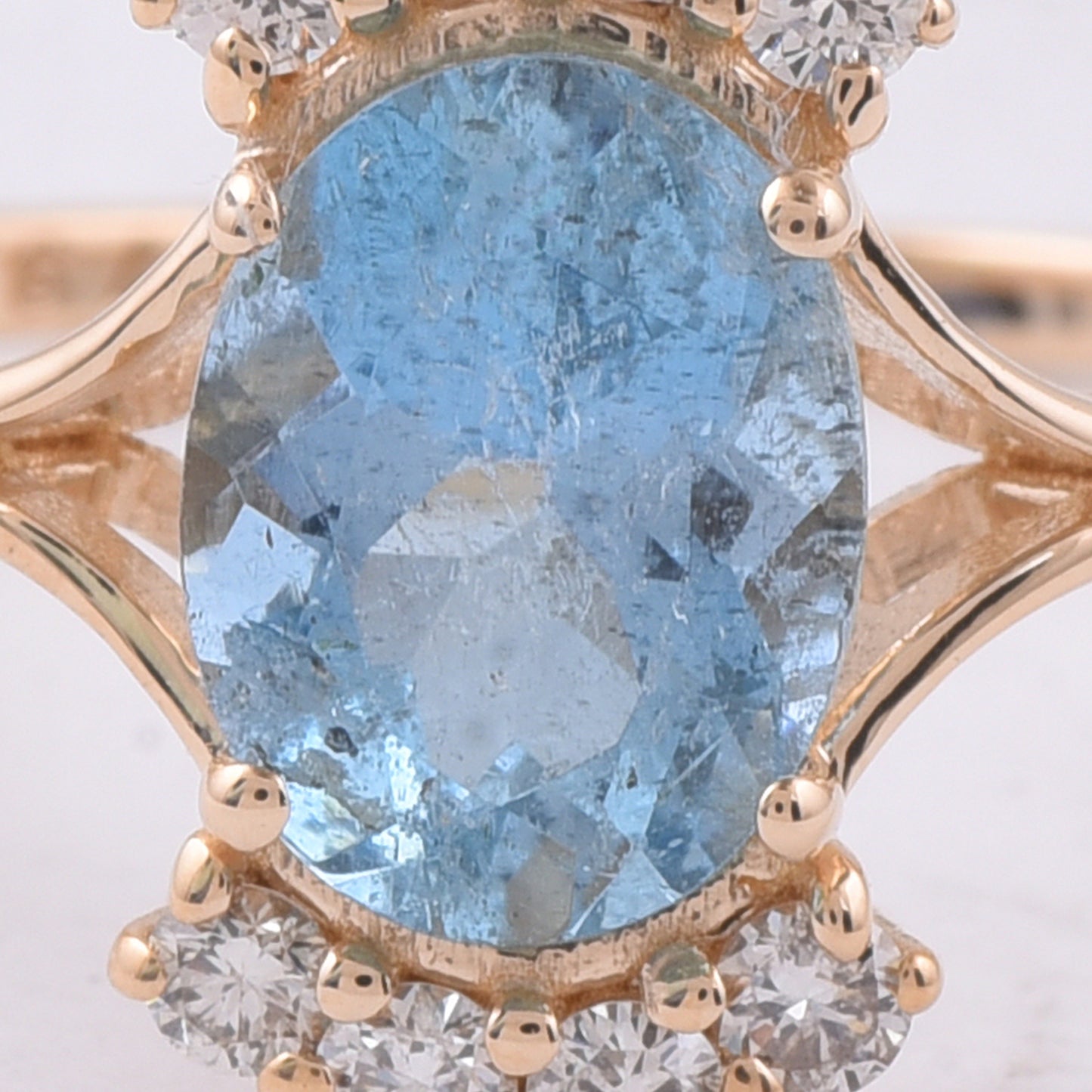1.39 Ct Oval Natural Aquamarine 14K Gold Ring