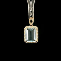 2.87 Ct Octagon Step Cut Natural Aquamarine 14K Gold Pendant