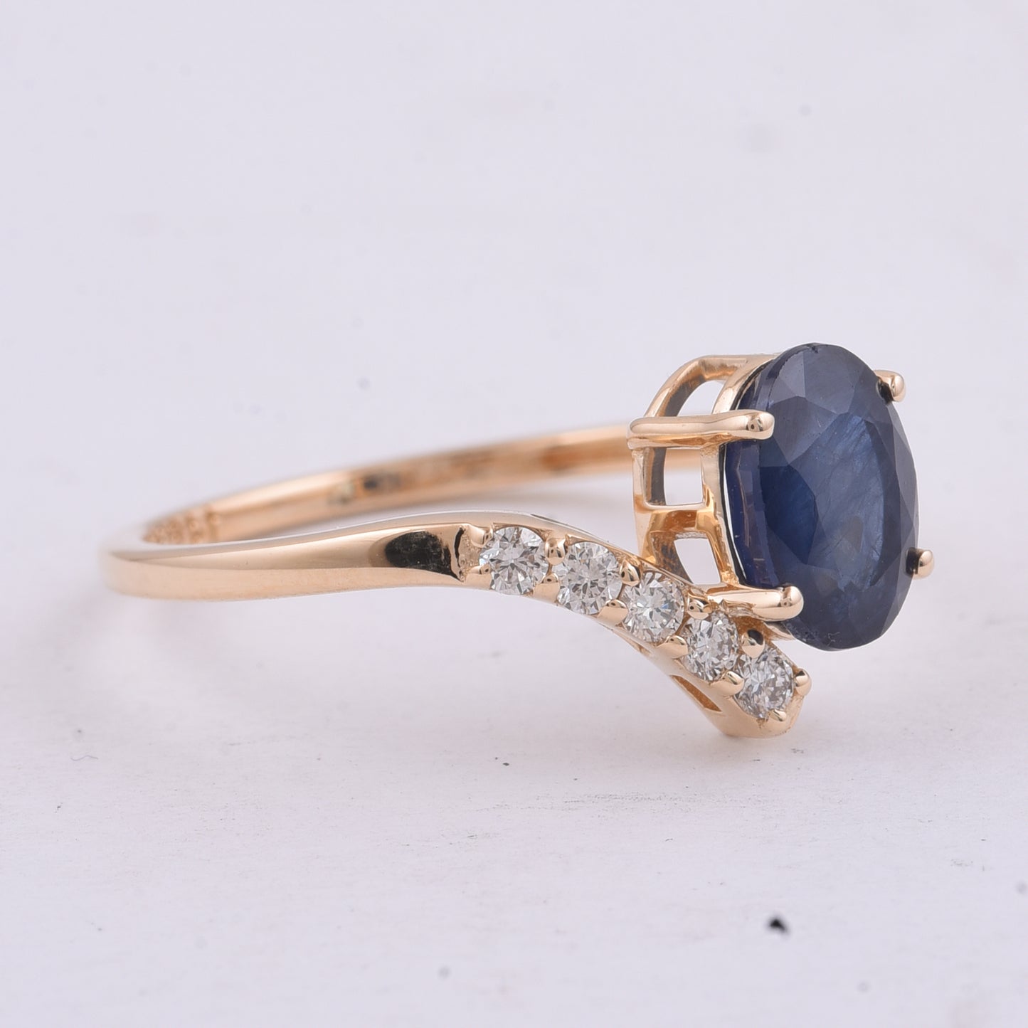1.81 Ct Oval Natural Sapphire 14K Gold Ring