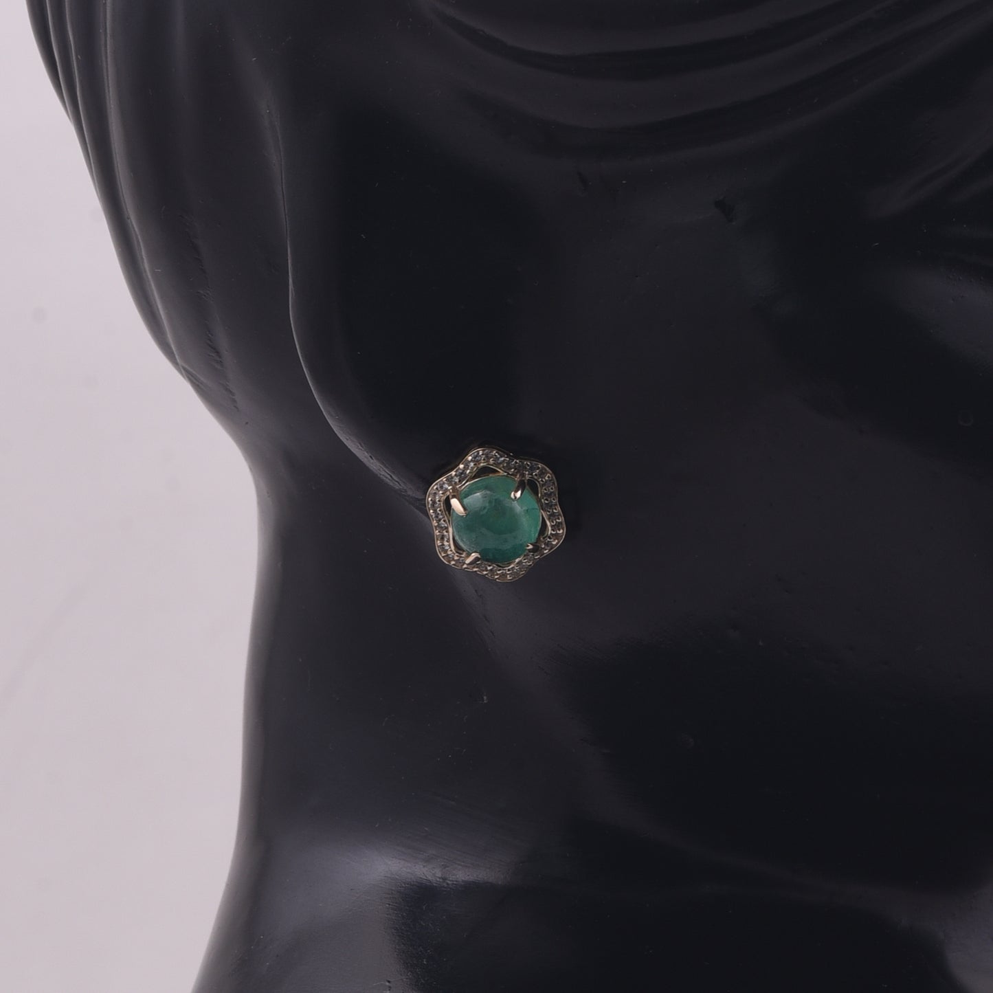 5.12 Ct Round Emerald 9K Gold Earrings