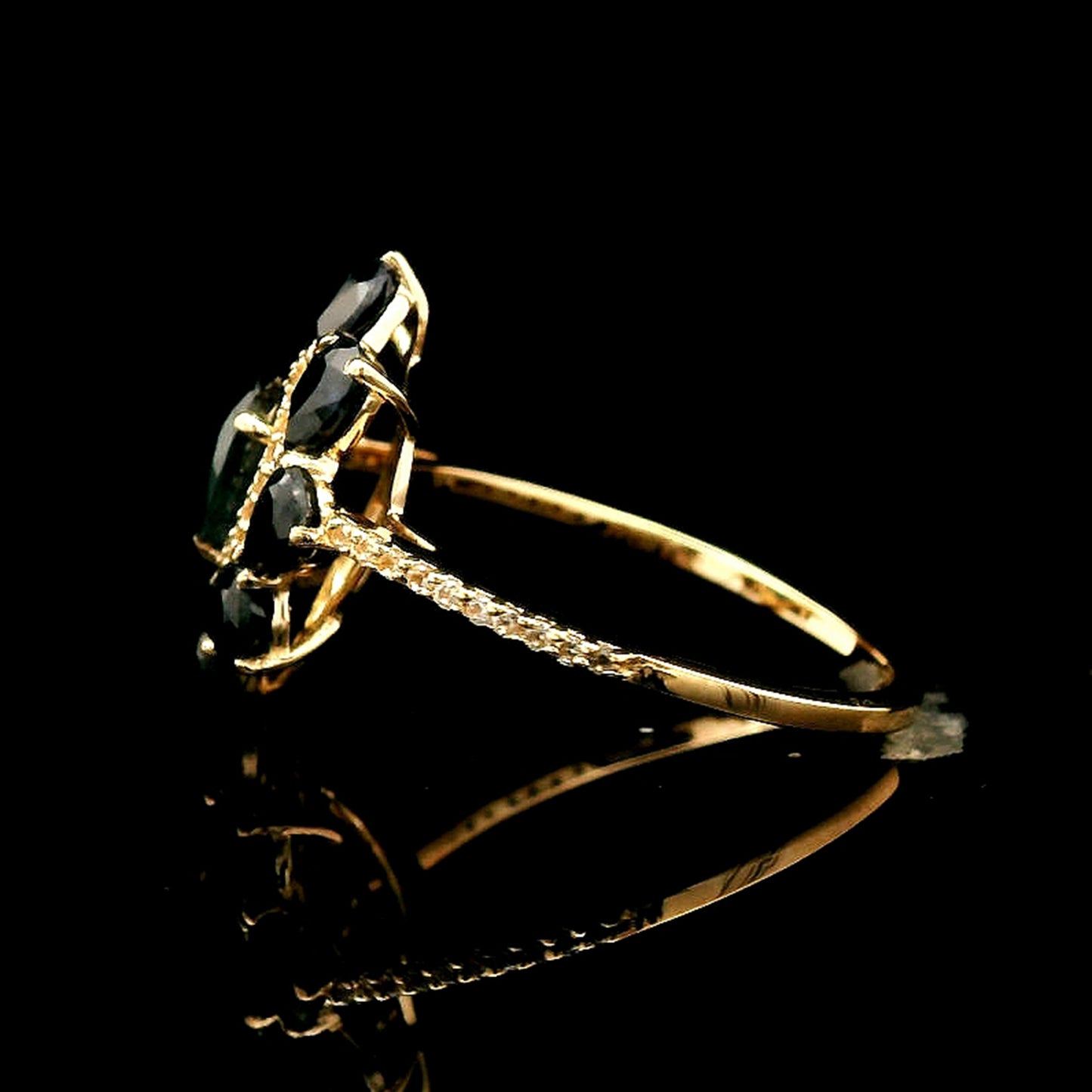 2.56 Ct Pear Sapphire 14K Gold Ring