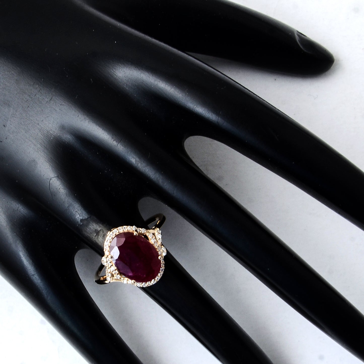 4.00 Ct Oval Mixed Cut Natural Corundum Ruby 14K Gold Ring