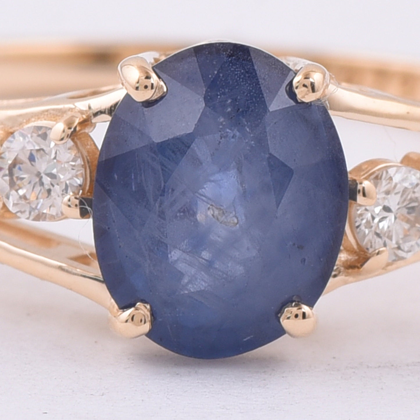 1.54 Ct Oval Natural Sapphire 14K Gold Ring