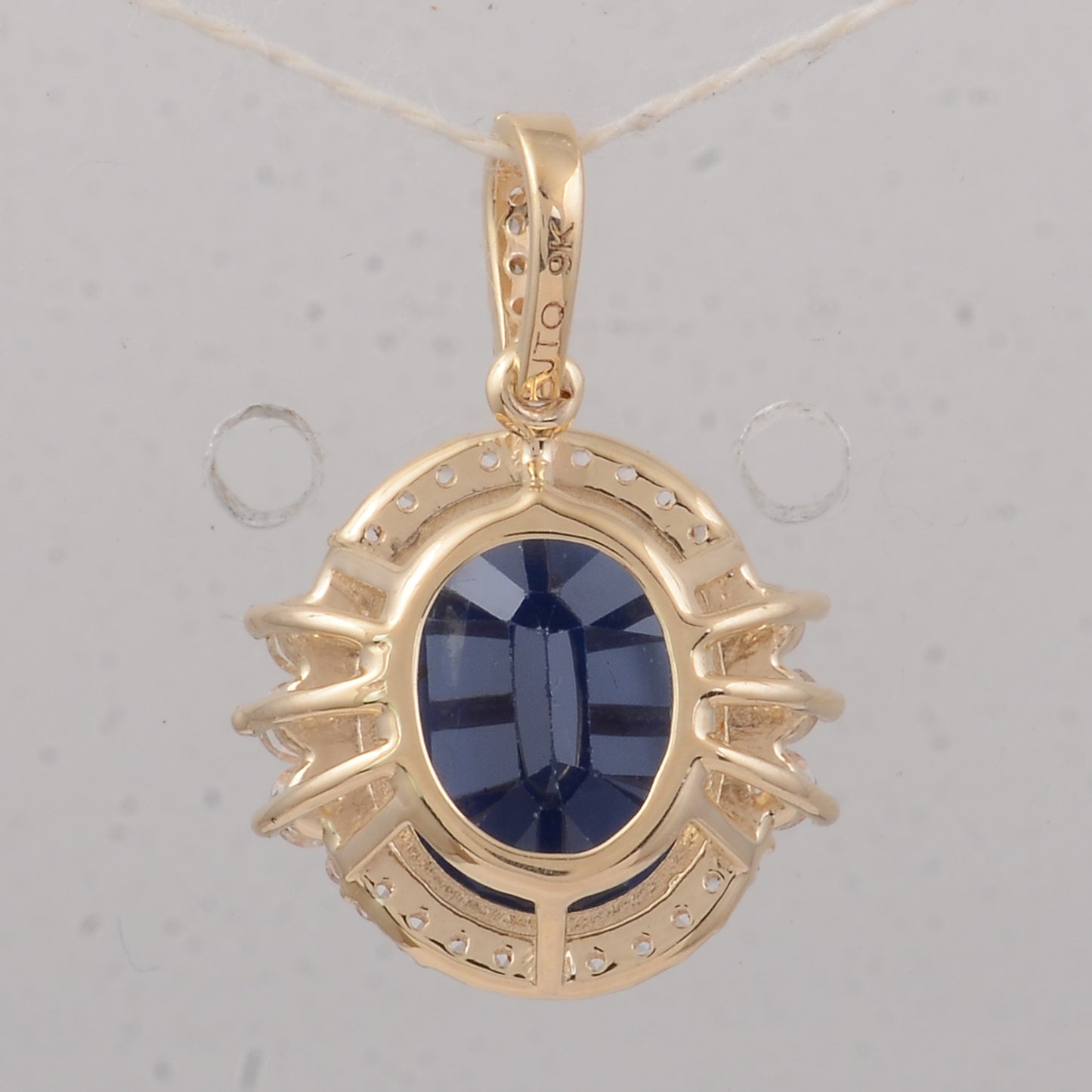 4.31 Ct Oval Sapphire 9K Gold Pendant