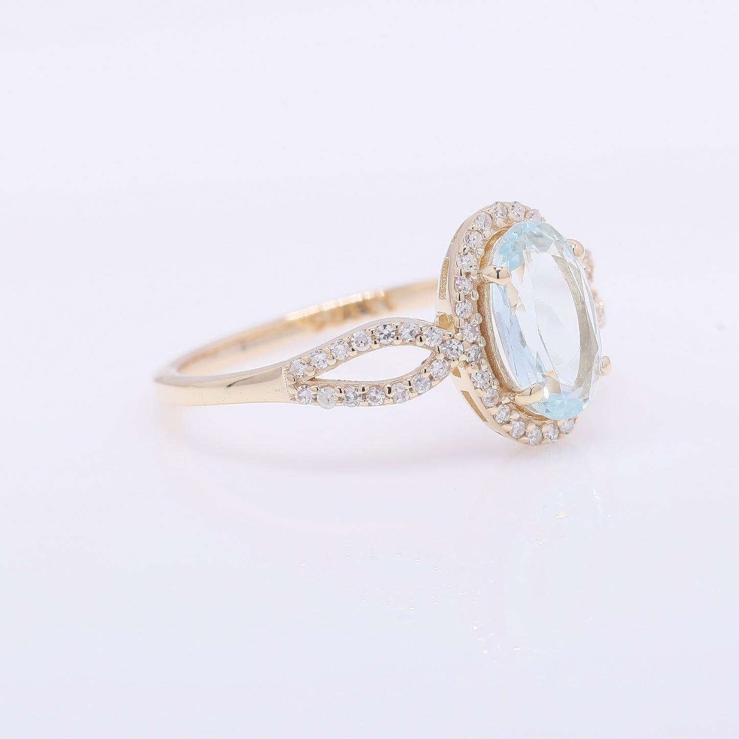 1.12 Ct Oval Mixed Cut Natural Aquamarine 14K Gold Ring