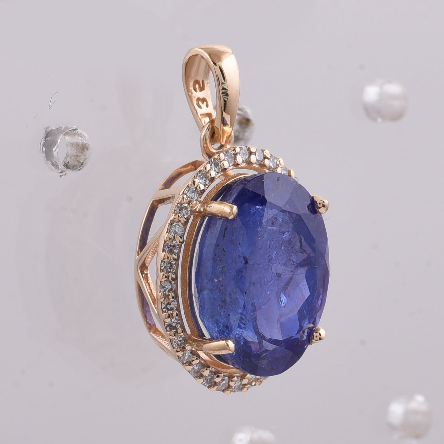 4.80 Ct Oval Natural Tanzanite 14K Gold Pendant
