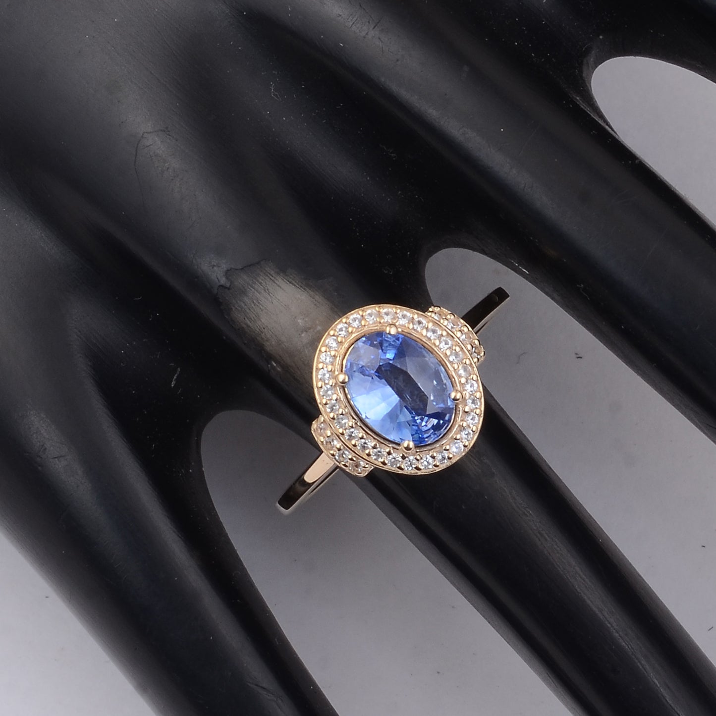 1.13 Ct Oval Sapphire 9K Gold Ring