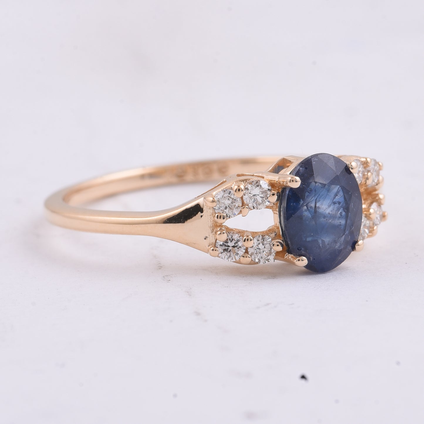 1.33 Ct Oval Natural Sapphire 14K Gold Ring